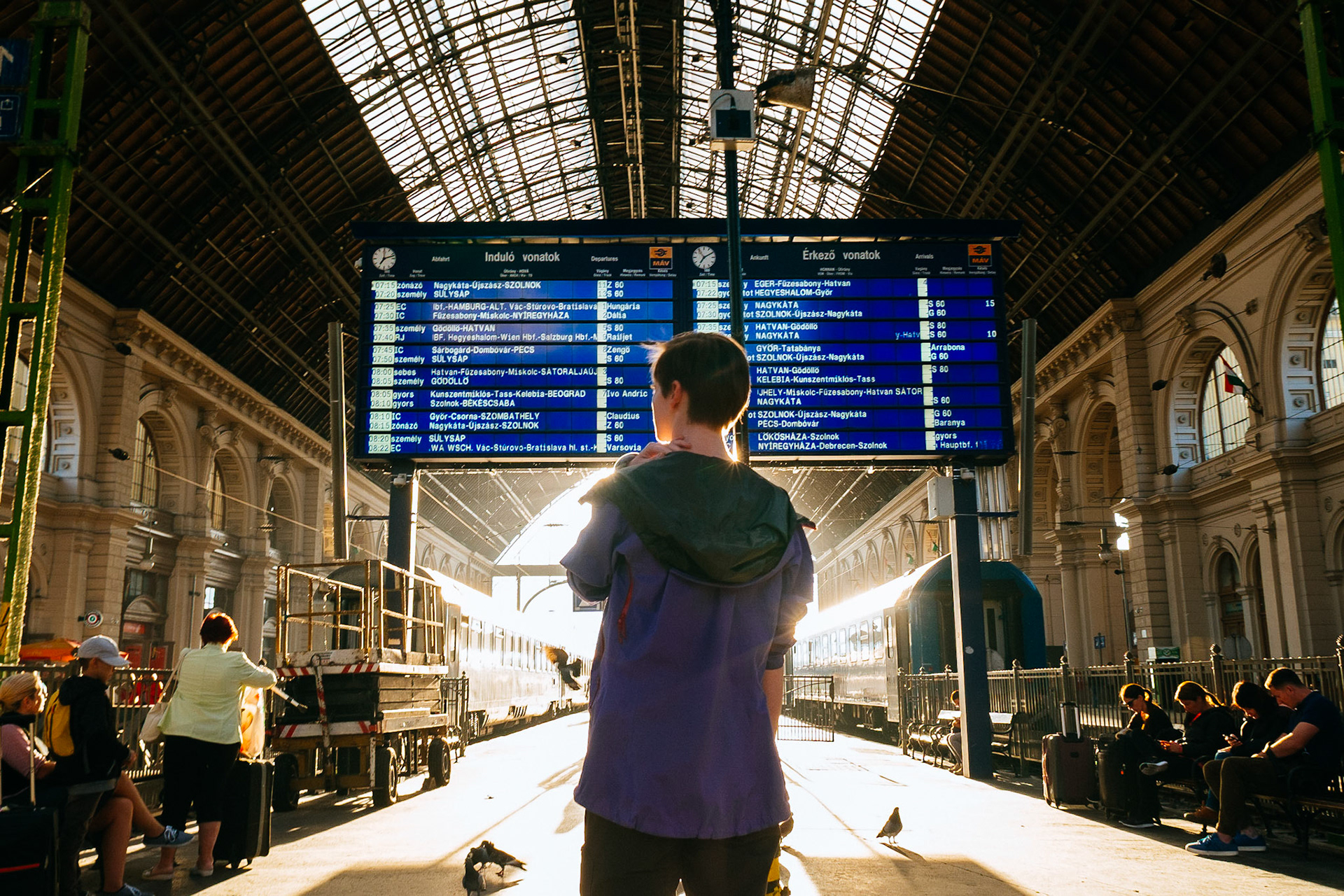 Choices of the wonderer - Eastern Railway station