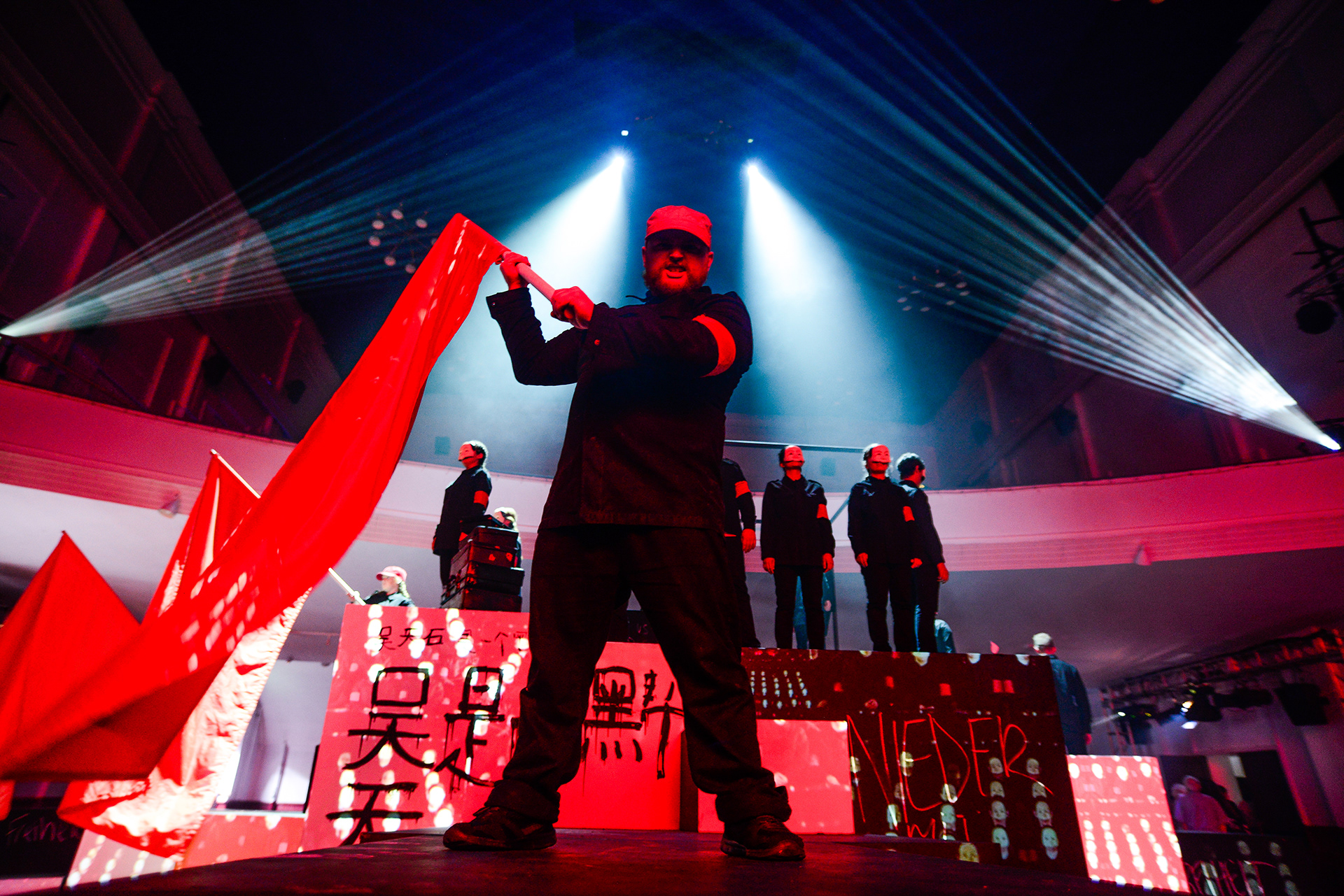 The Welsh National Opera's production of Komilitonen