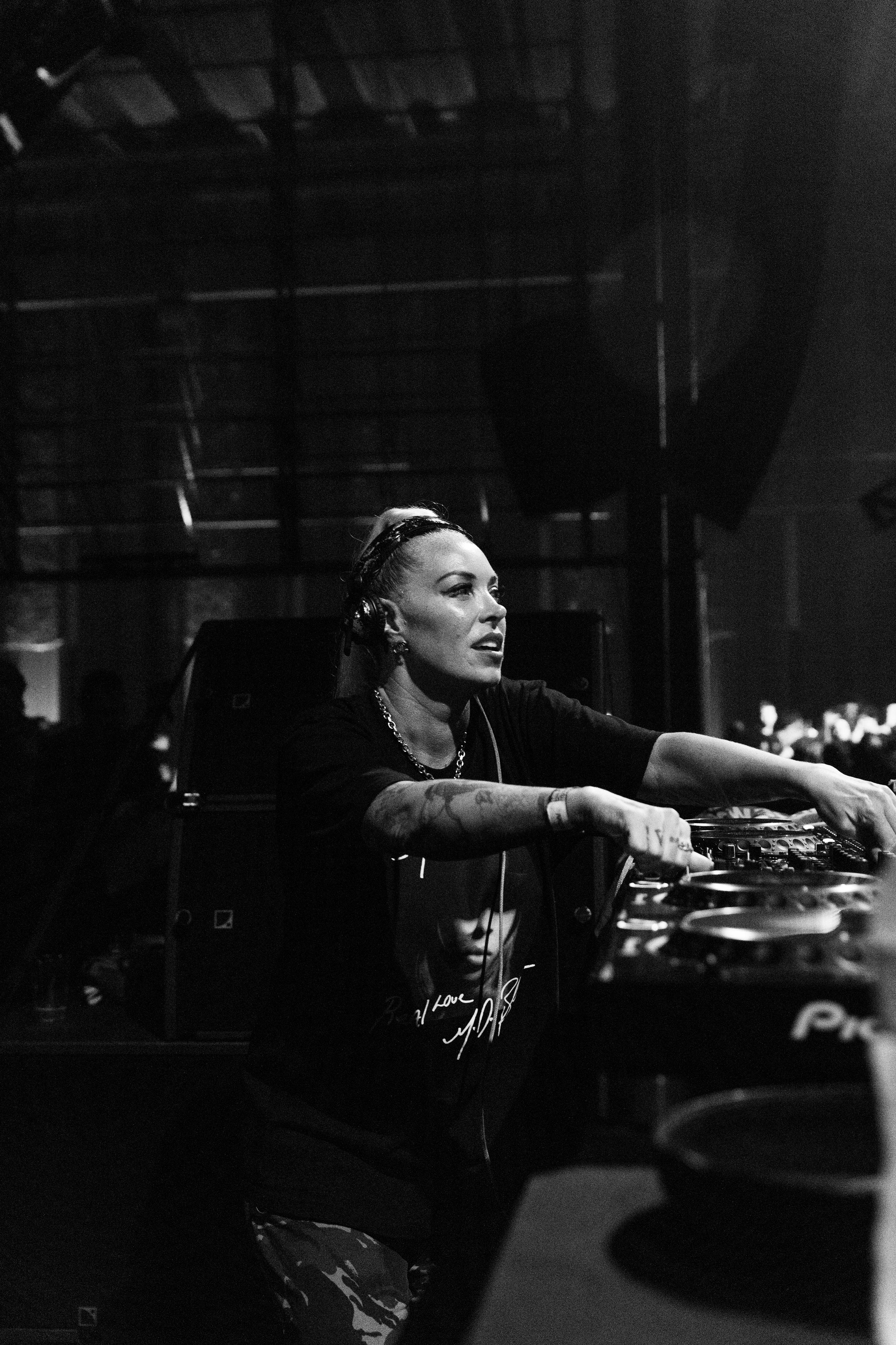 Sam Devine, April 2022 for M.SLive at Arca - São Paulo, BR