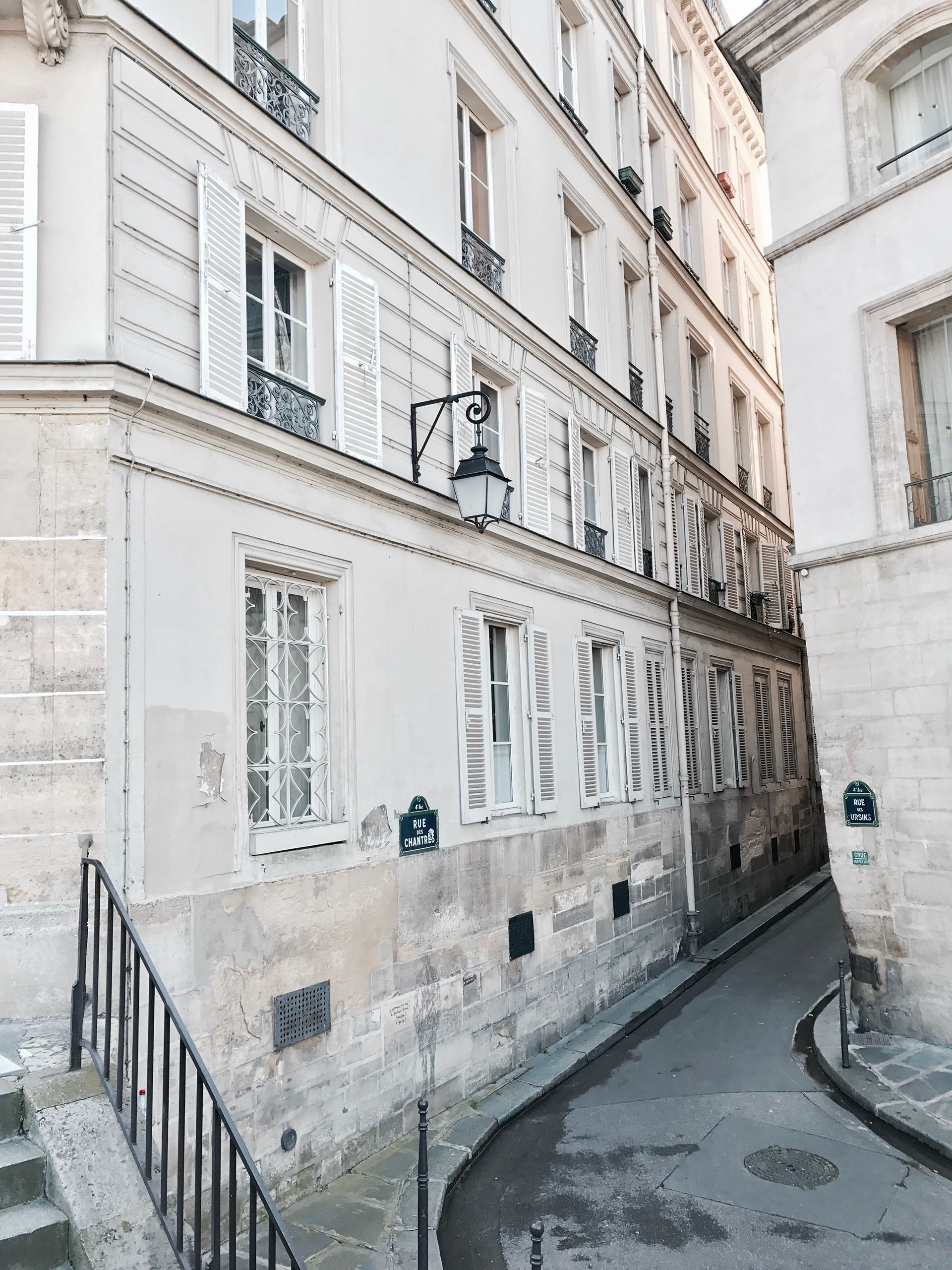 París, France