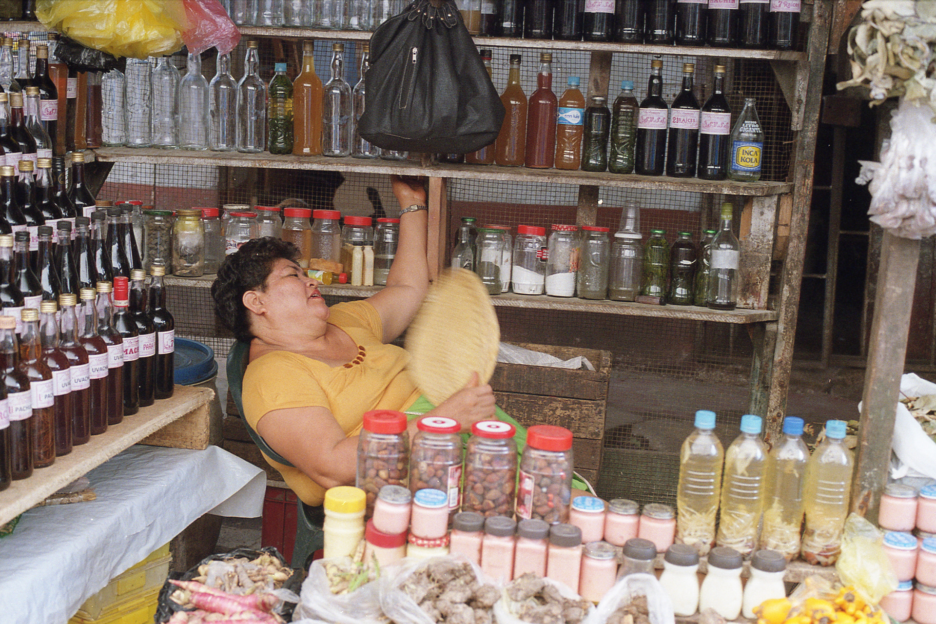 CanonA1 x KodakGold200 x FD50mm