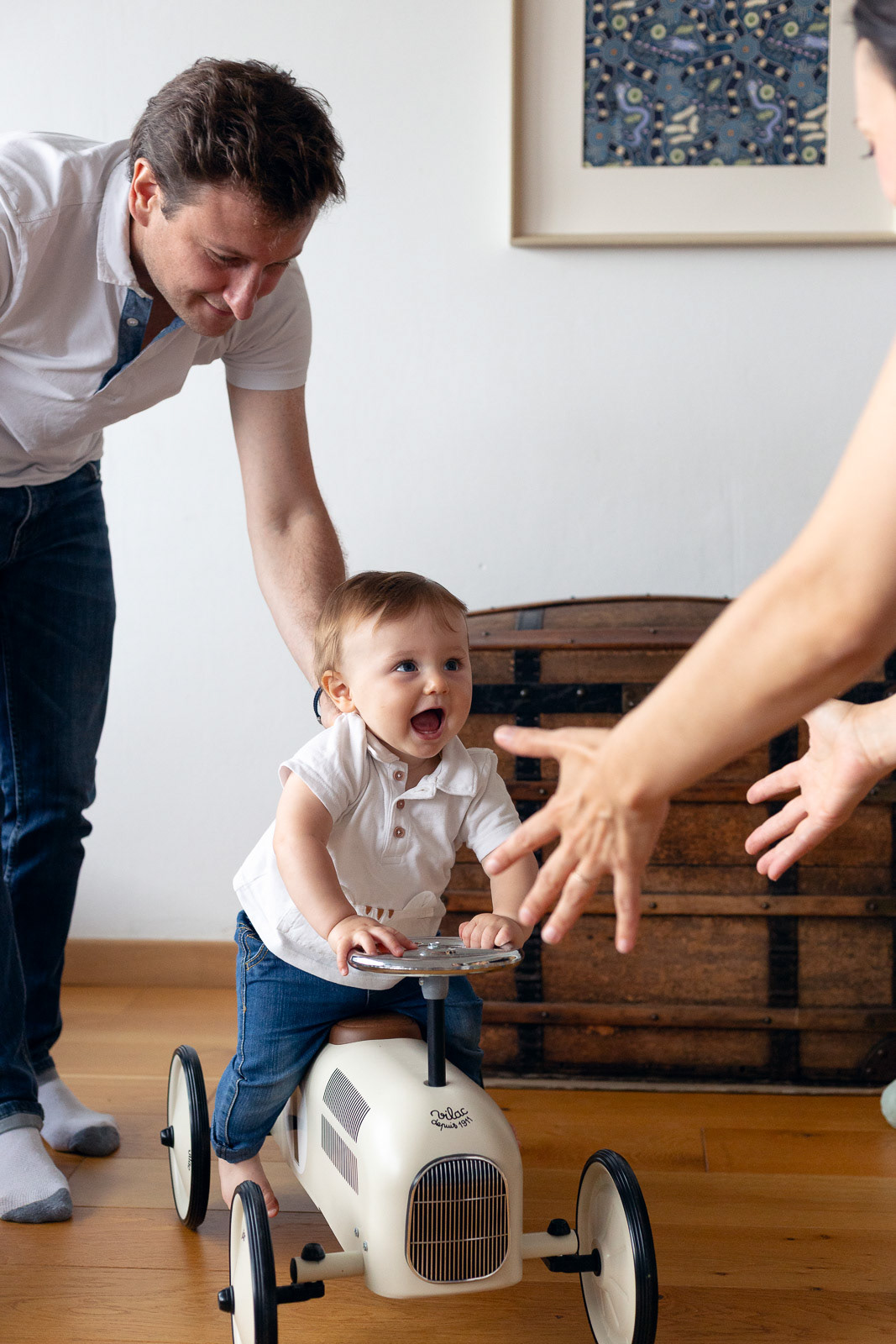 Photo de famille - à Lyon - naturelle et lumineuse - papa, bébé et maman