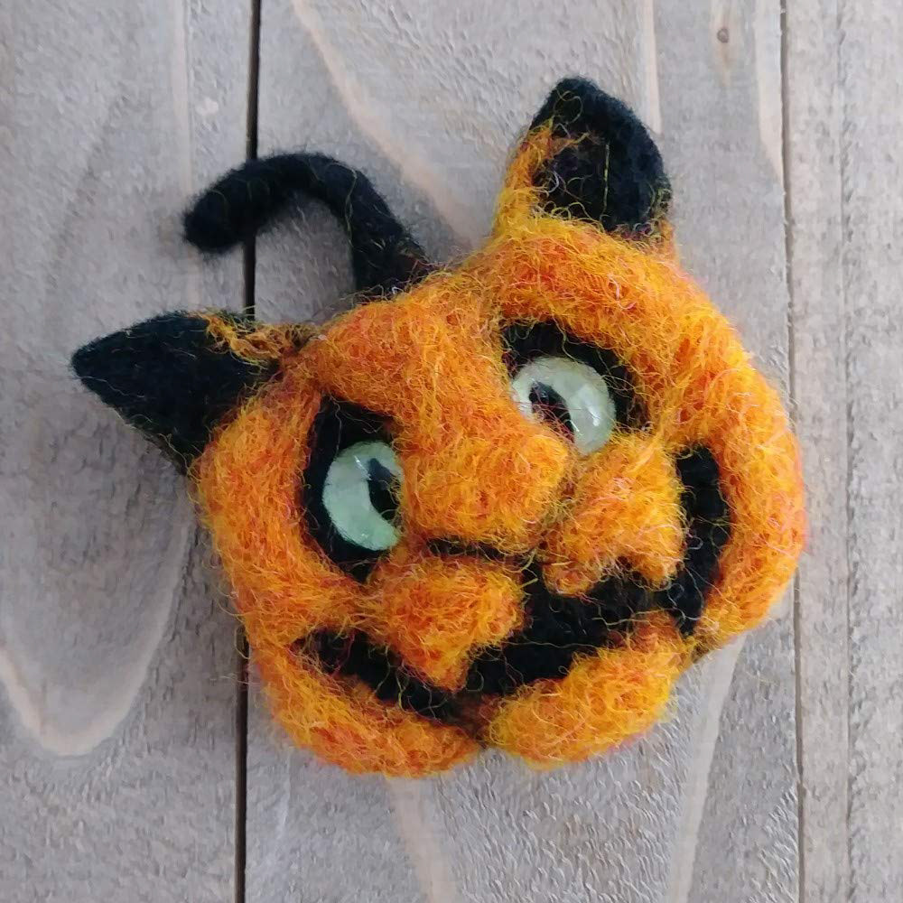 Cat O'Lantern pin (Available on Amazon)