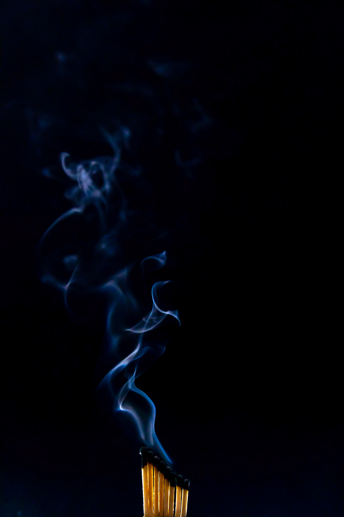 match, matches, smoke, black background and flame, after fire