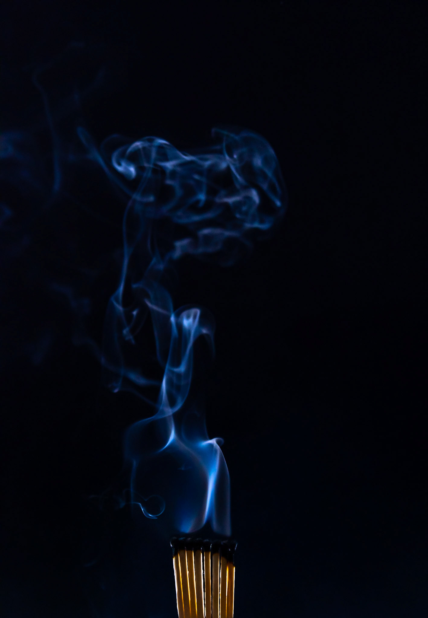 match, matches, smoke, black background and flame, after fire