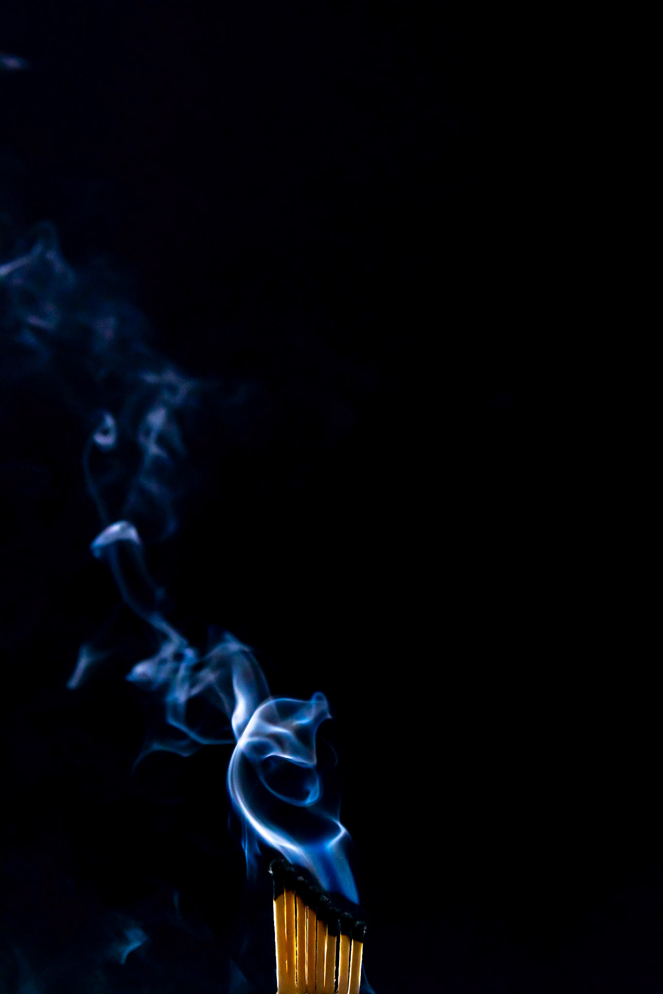 match, matches, smoke, black background and flame, after fire