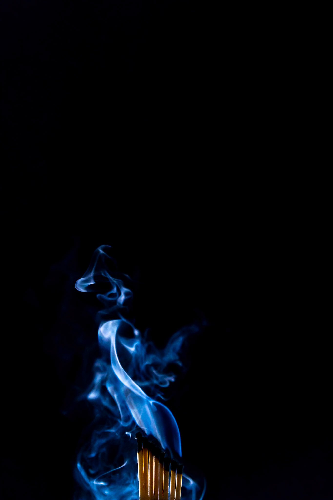 match, matches, smoke, black background and flame, after fire