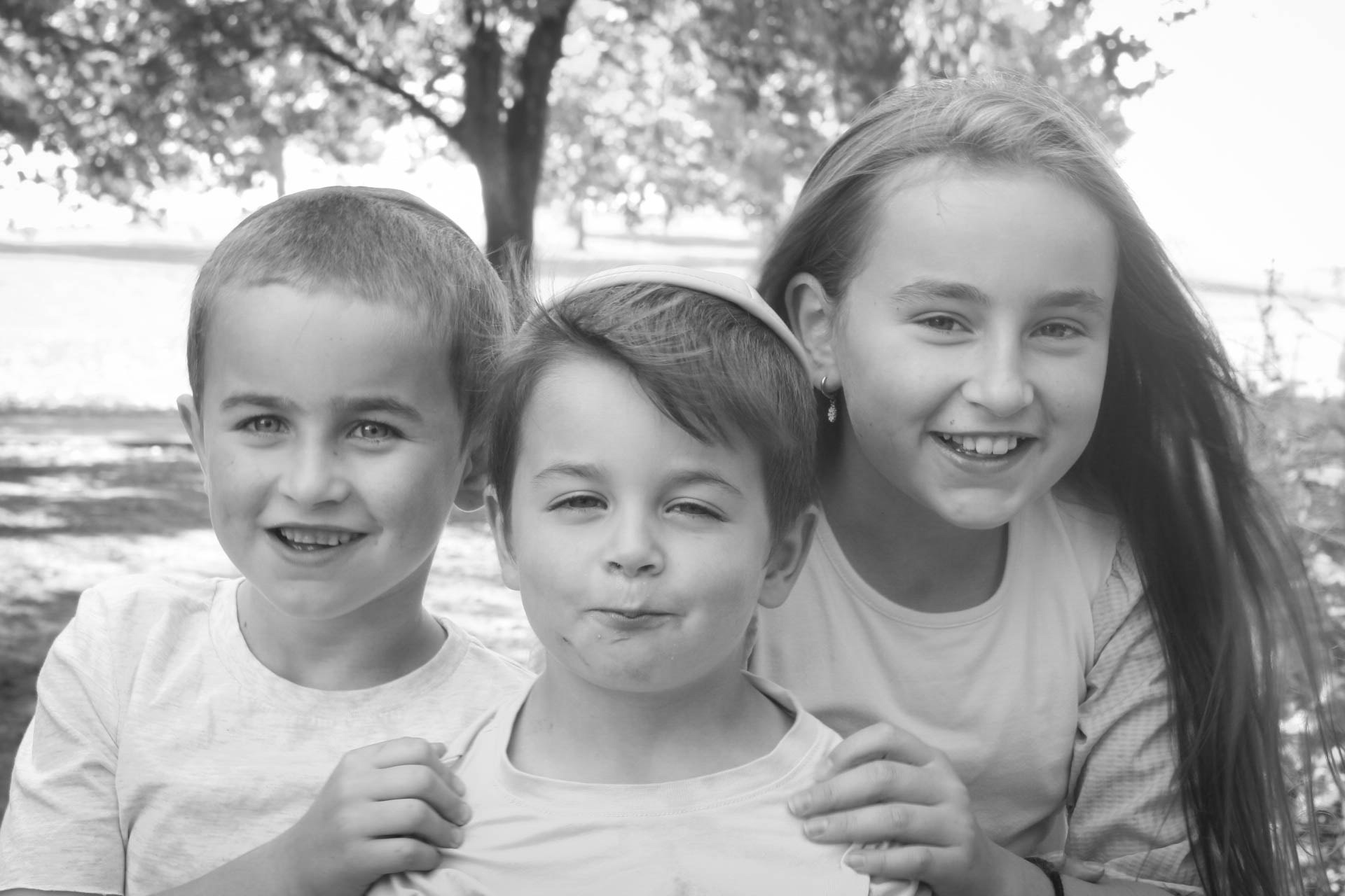 "Rivka was so patient and really put the kids at ease. We are really happy with the photos we received and look forward to having them on the wall in our home!" Thanks so much! -Esther Graff