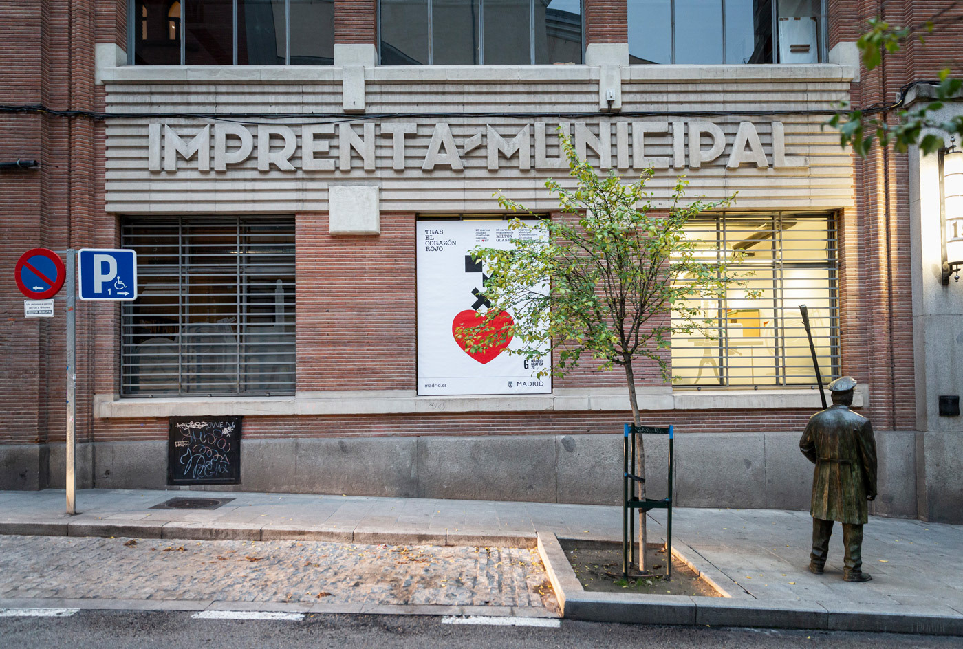 David Gil — News, Tras el corazón rojo, exhibition