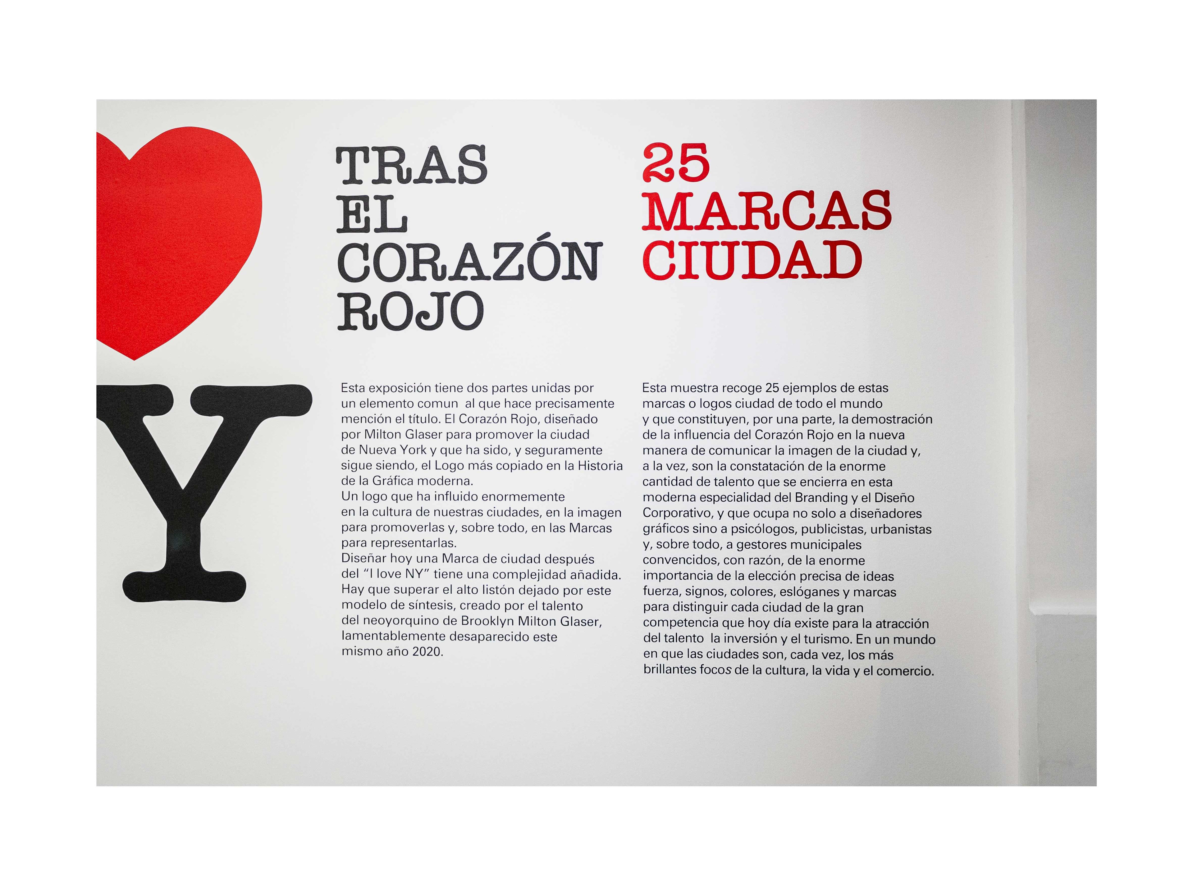 David Gil — Tras el corazón rojo, exhibition. introductory panel