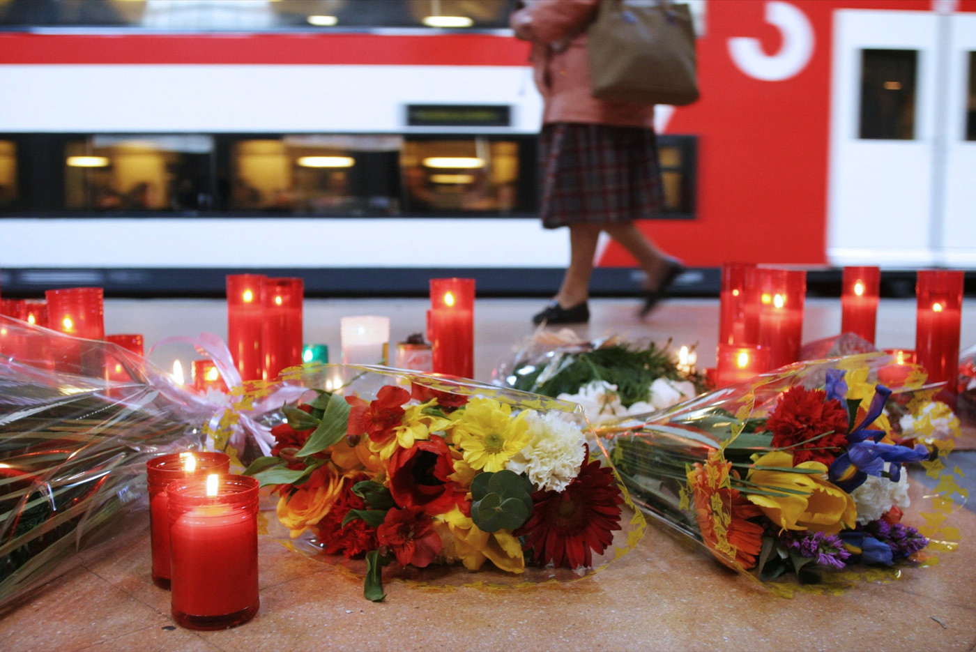 David Gil — 11 M/Malas noticias, Atocha station commemoration