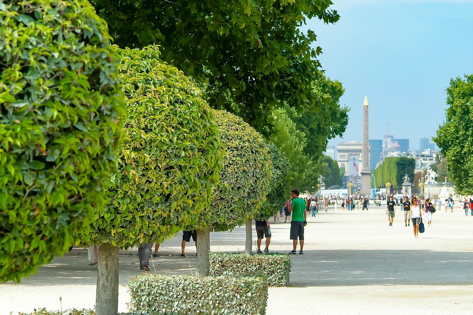 View in distance of Arc De Triomphe Paris