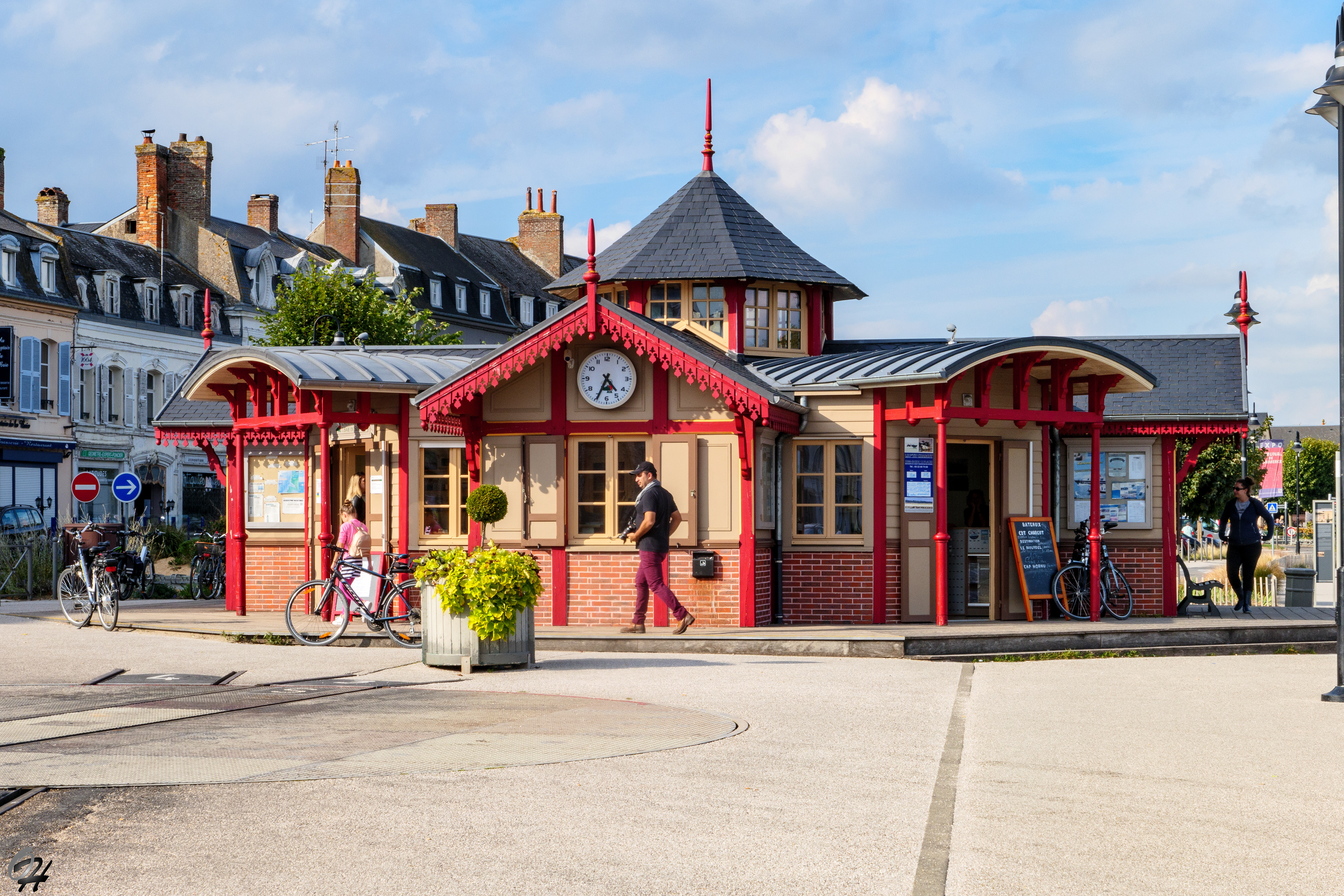 La gare du port et sa plaque tournante