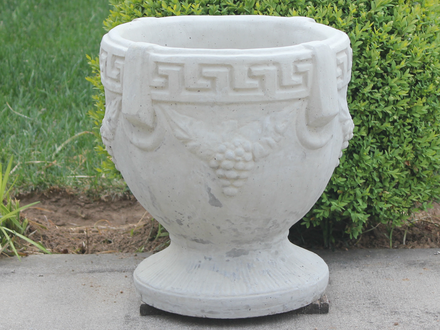 John's Concrete Art Lion Statue