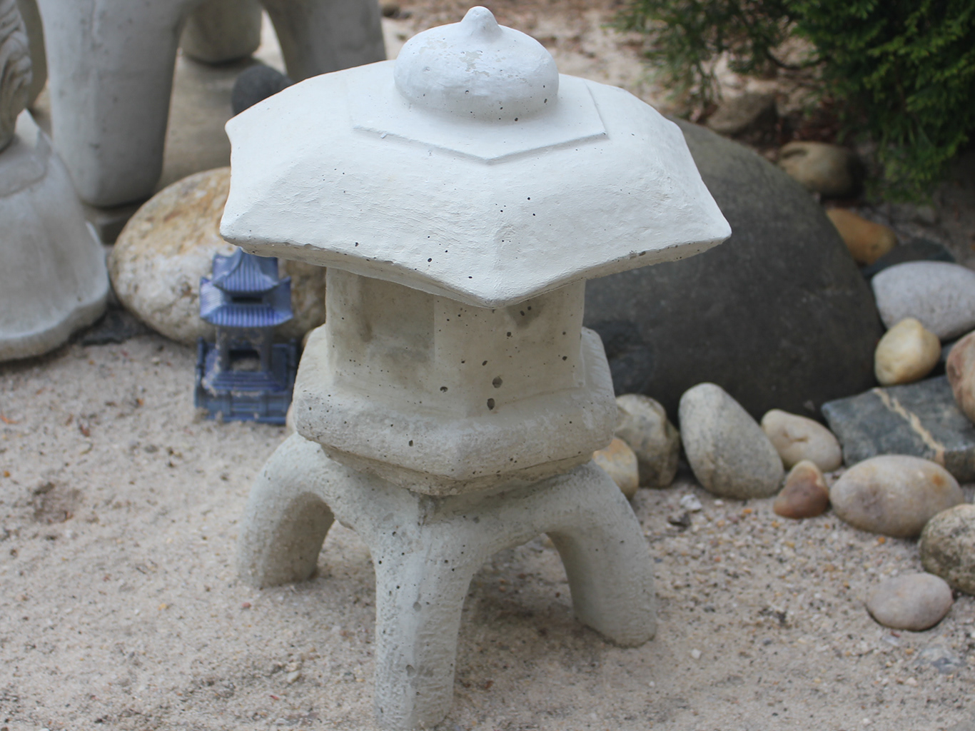 John's Concrete Art Lion Statue