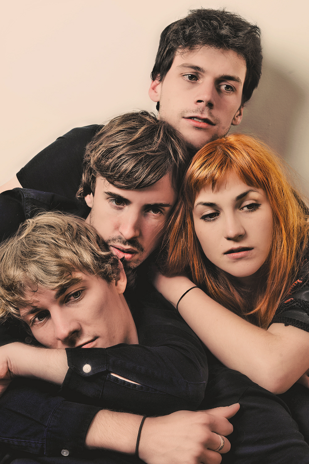 Band Photography for Estrons