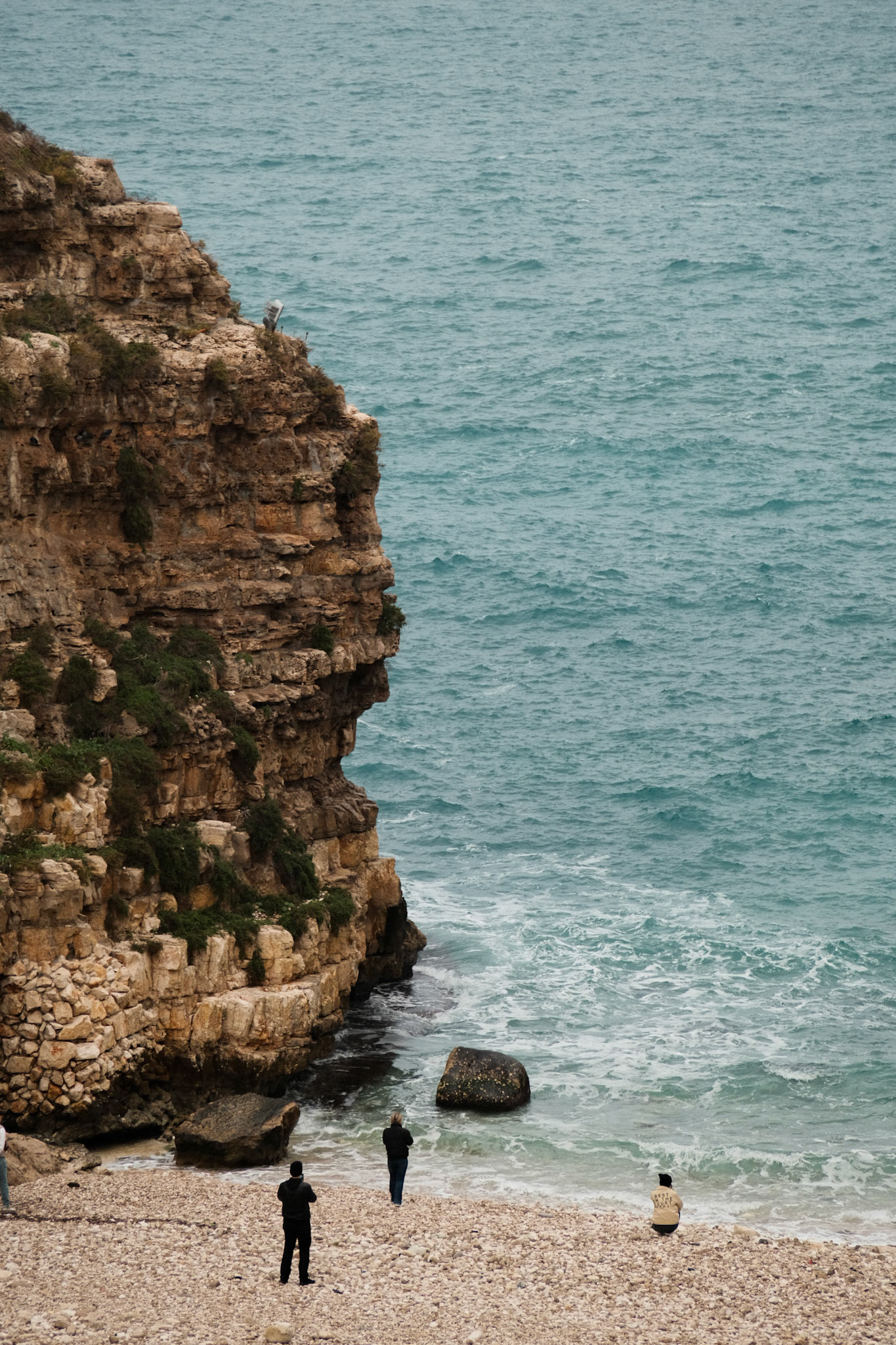 Where the cliff listens.