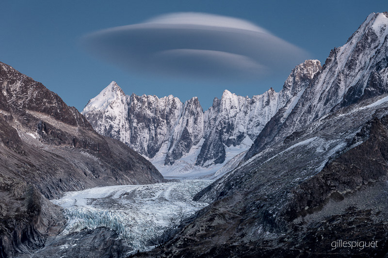 Roche, Glace et Nuage Lenticulaire - (Glacier d'Argentière),  France