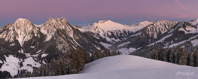 Un Soir d'Hiver Au Dessus De l'Etivaz - Suisse