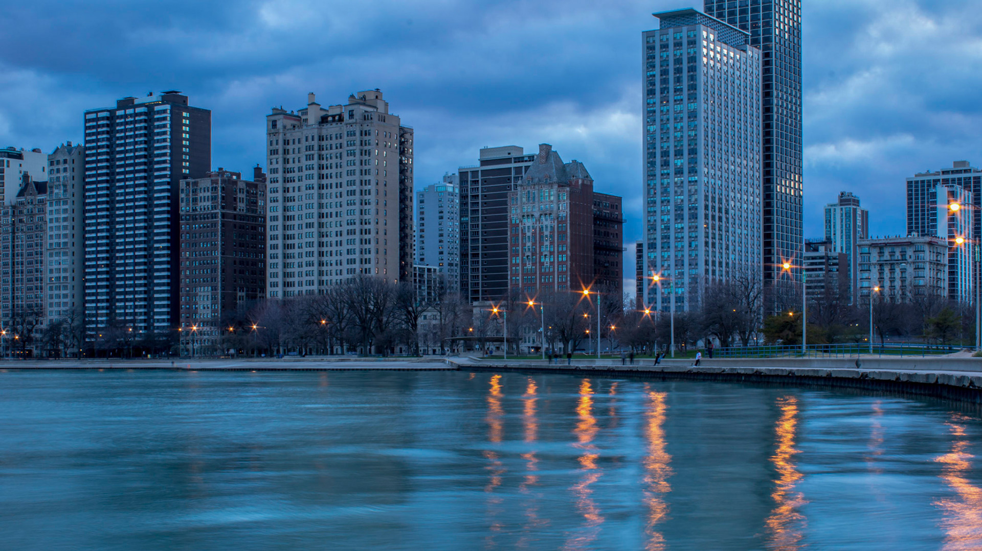 Chicago street light reflections 
