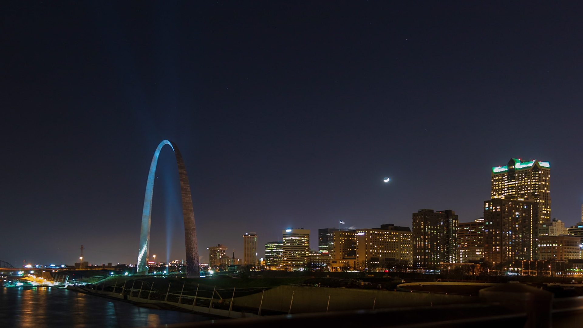 Arch photo from Eads Bridge.
