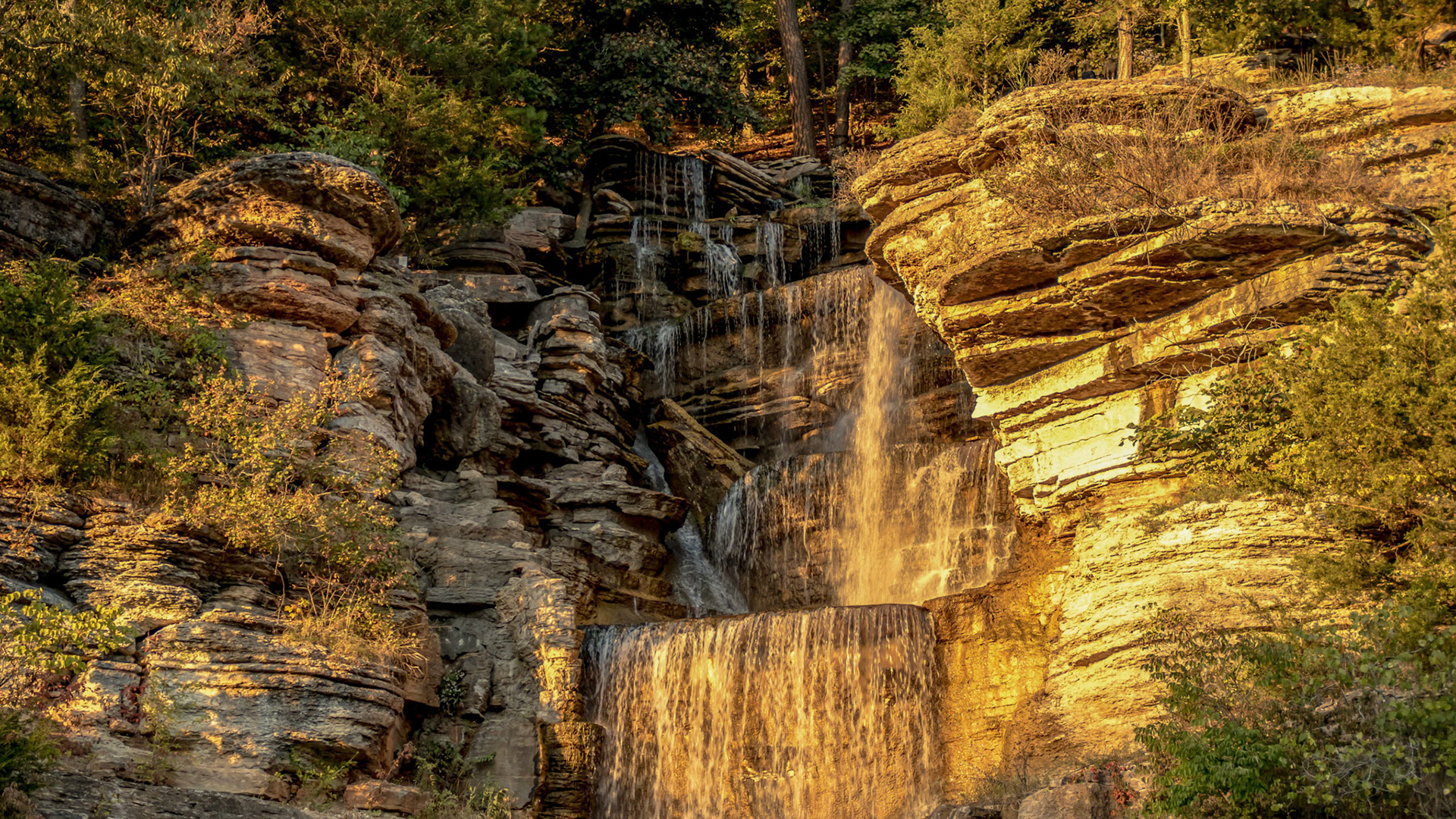 Dogwood Canyon Waterfall, MO.