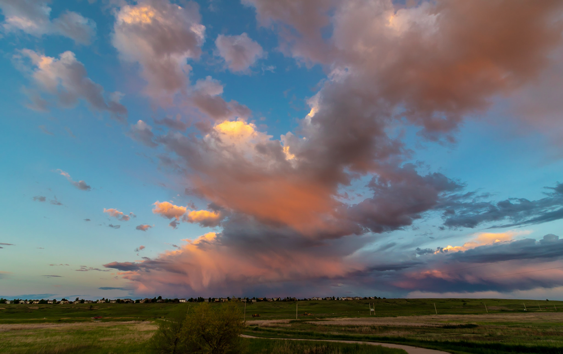 Storm brewing looking east.