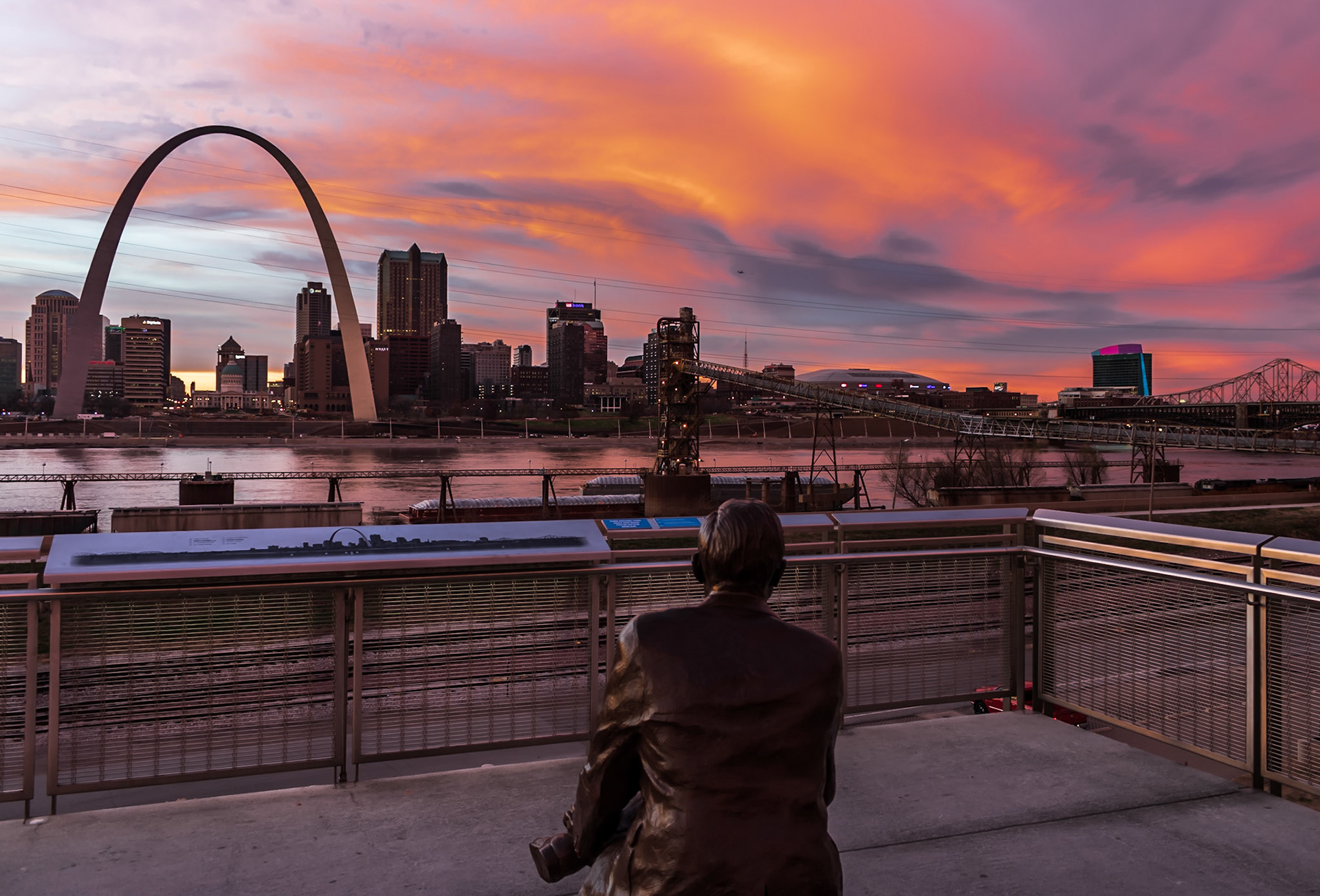 St Lous Arch from the IL side of River
