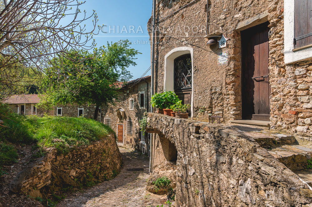 Castelvecchio di Rocca Barbena - Savona, Liguria