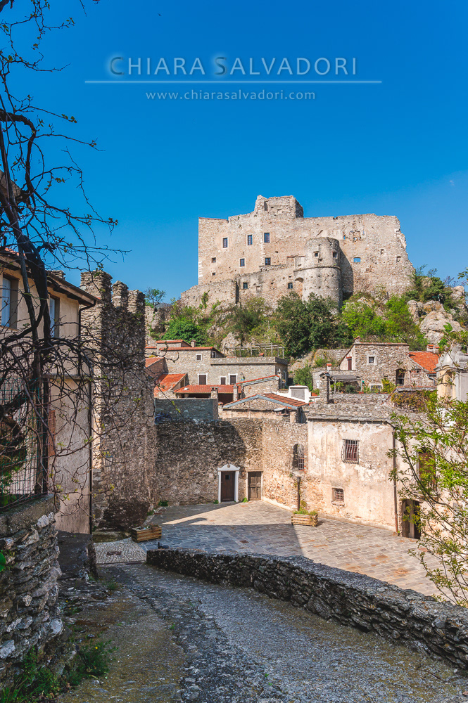Castelvecchio di Rocca Barbena - Savona, Liguria