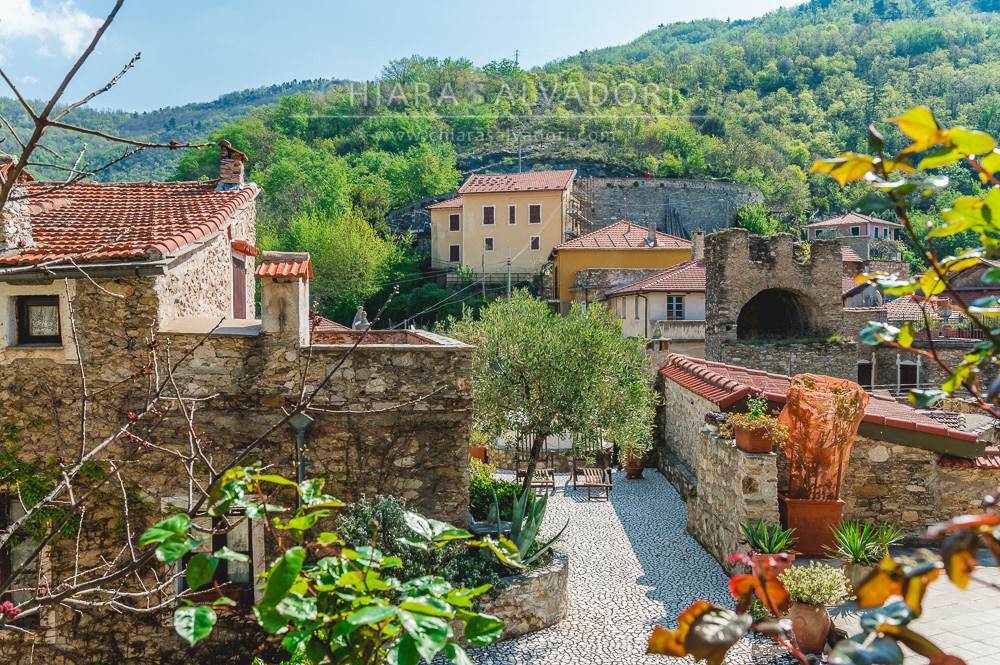 Castelvecchio di Rocca Barbena - Savona, Liguria