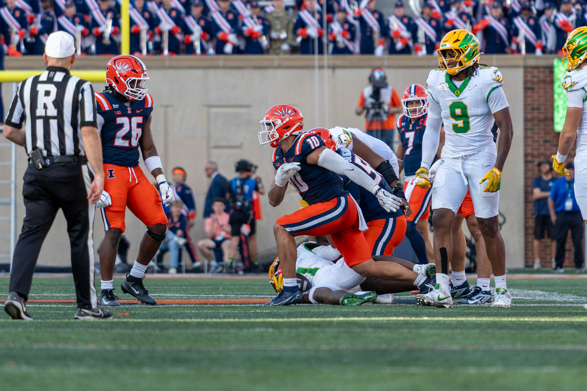 James Kreutz, fifth-year linebacker, celebrates after making a tackle on Oregon wide receiver Dakorien Moore at Gies Memorial Stadium on Oct. 24, 2026. Kreutz finished the game with nine total tackles in Illinois’ 21-10 victory over the Ducks.