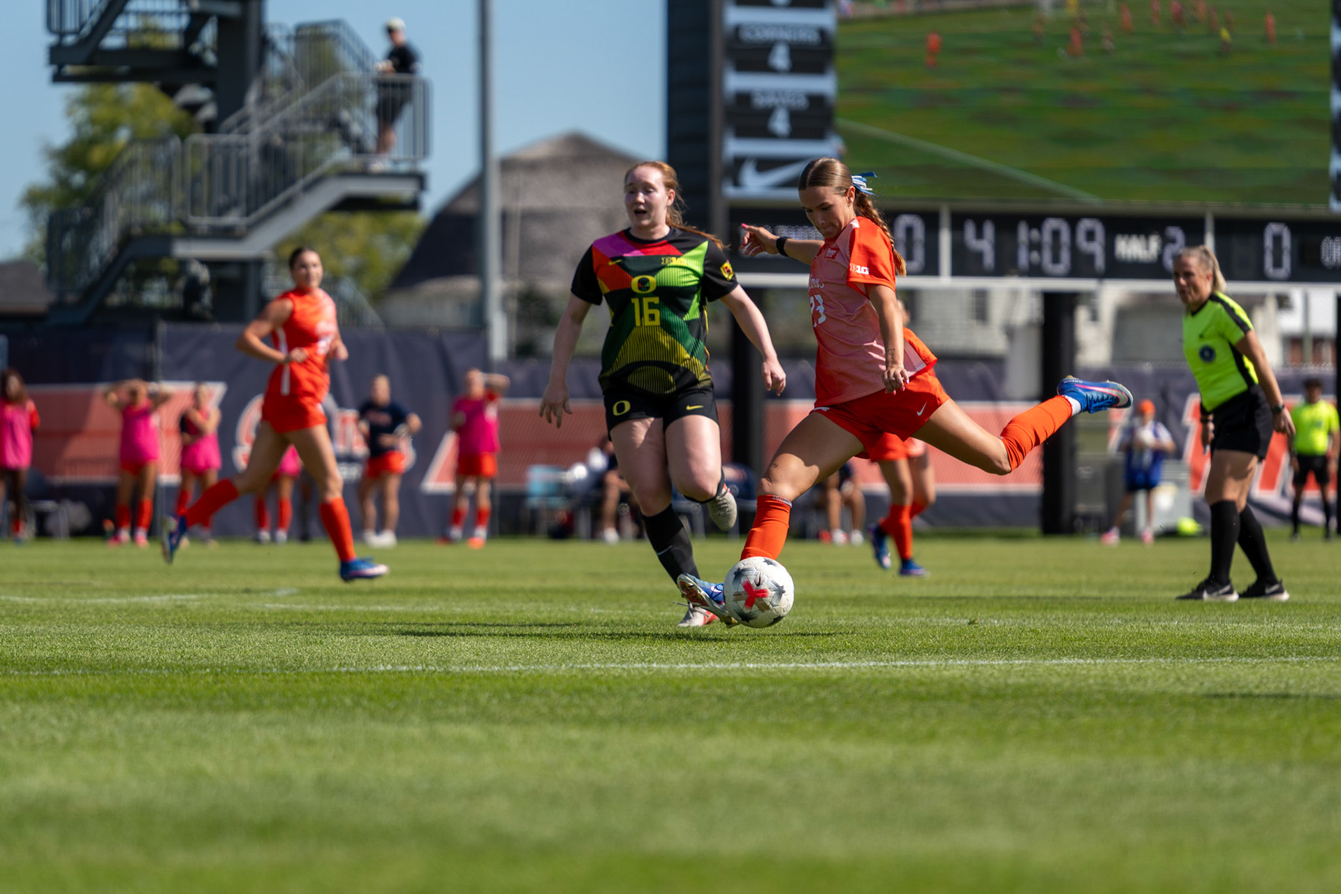 Ashlyn Adams, sophomore forward, sends the ball downfield against Oregon at Demirjian Park on Sunday. Adams recorded an assist on Gabriella Garcia-Terrell's opening goal in Illinois' 2-0 victory.