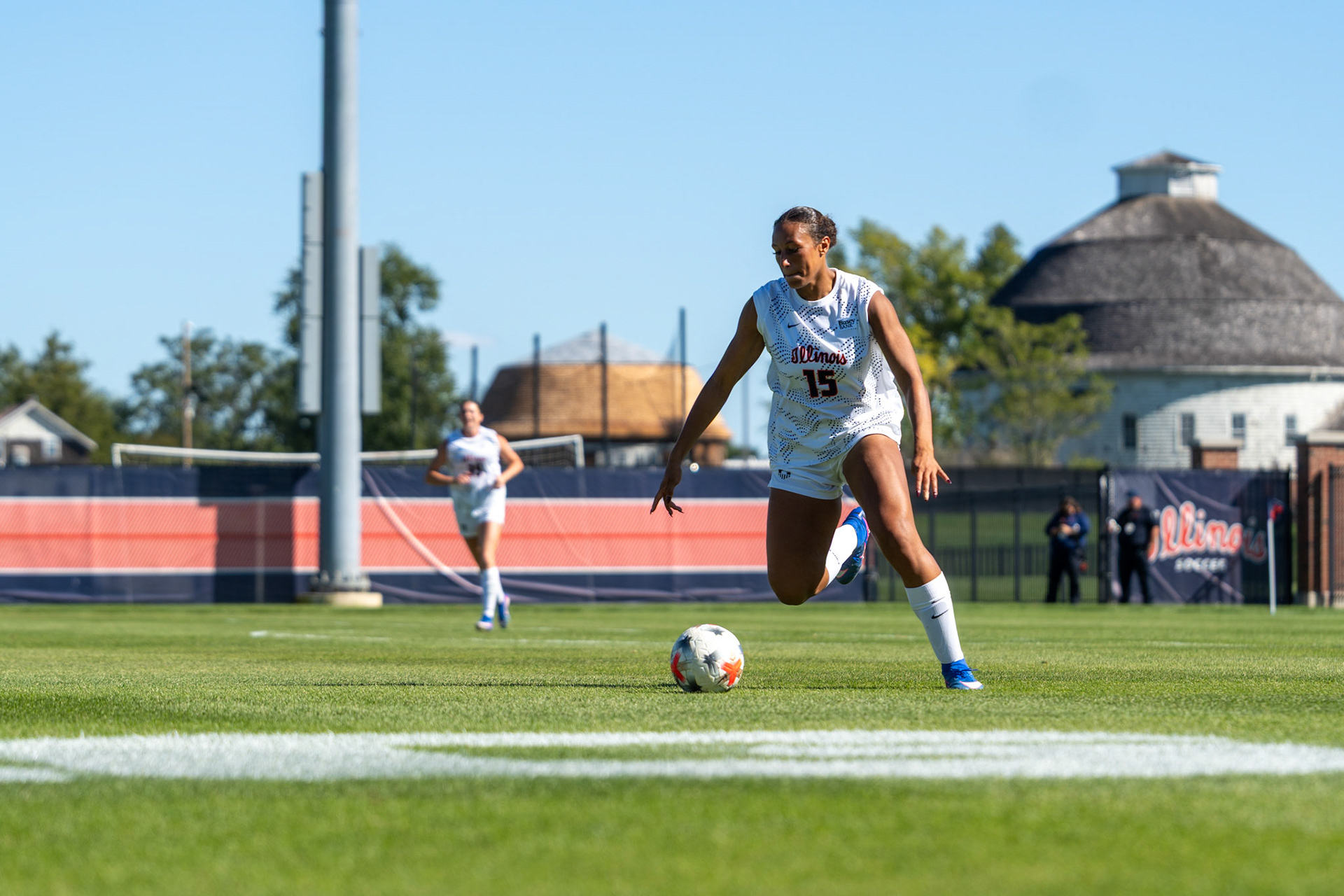 Ashleigh Vizek, junior defender, advances the ball against No. 2 Michigan State at Demirjian Park on Oct. 4, 2026. Illinois fell 1-0 to the Spartans after a late goal in the 85th minute.