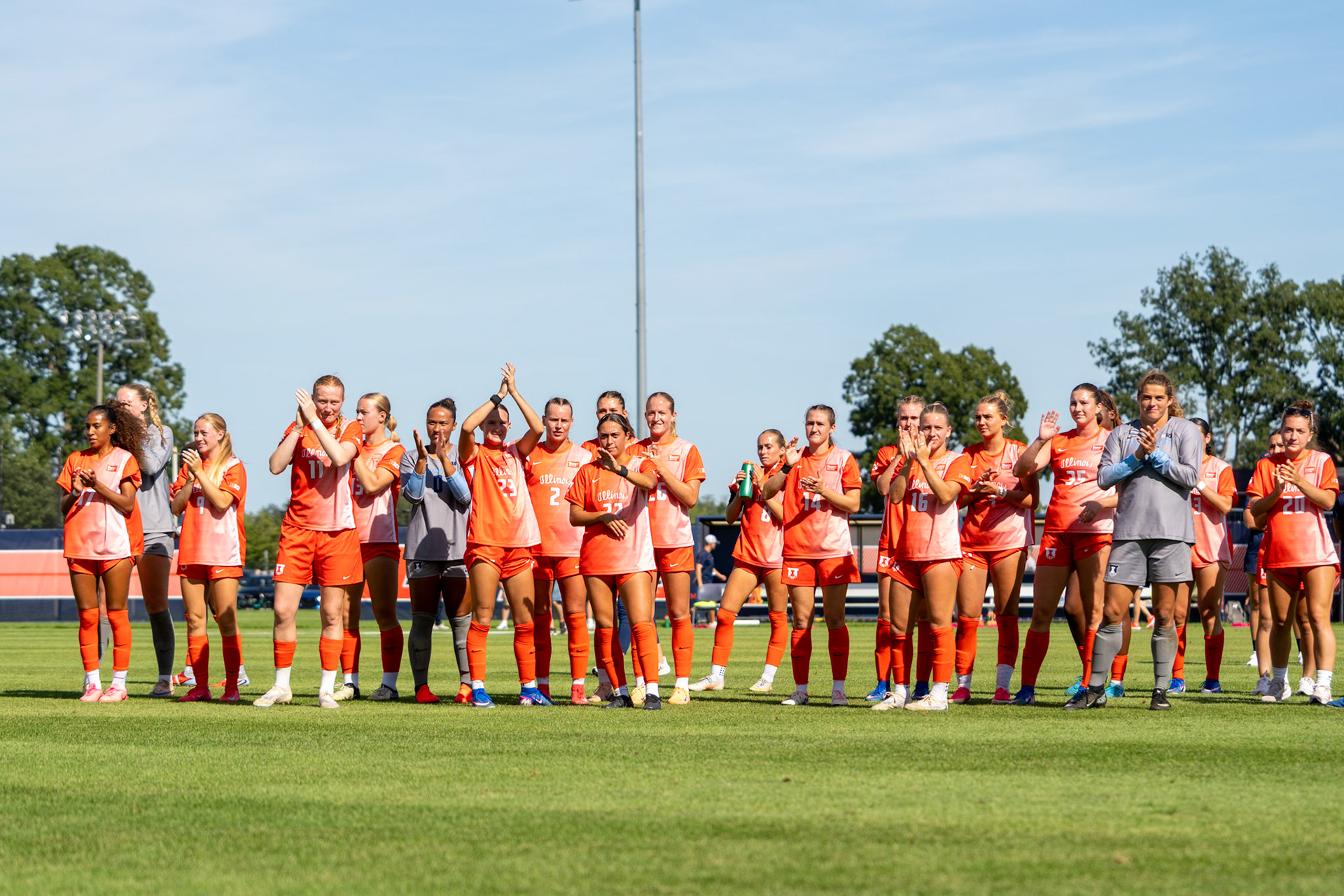 Illinois players acknowledge the fans at Demirjian Park following their 2-0 loss to Michigan on Sunday. The Illini dropped to 3-1-4 overall and 0-1-1 in Big Ten play with the defeat.