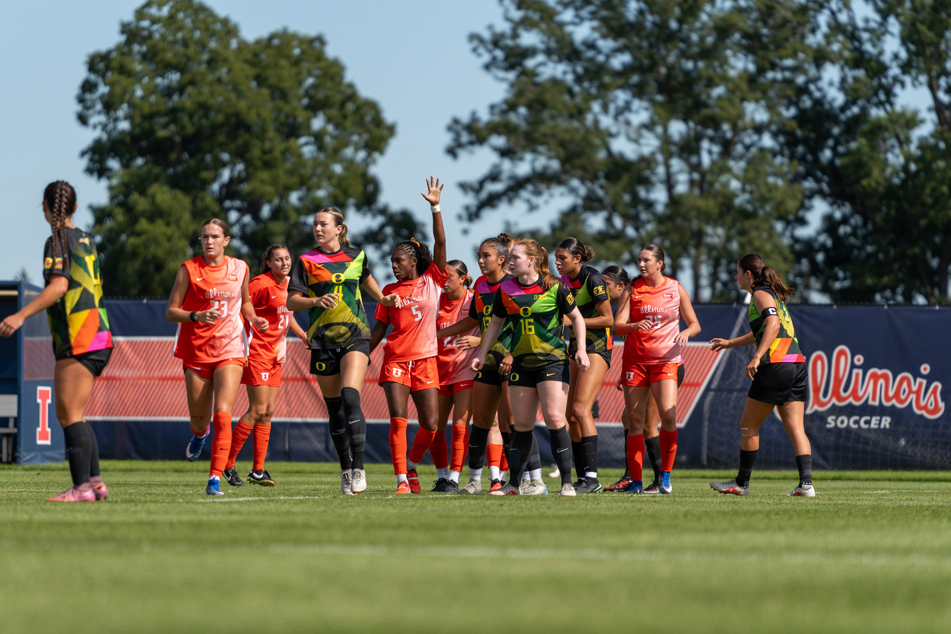 Illinois and Oregon players position themselves ahead of a corner kick at Demirjian Park on Sunday. The Illini registered five corner kicks in their 2-0 Senior Night victory over the Ducks.