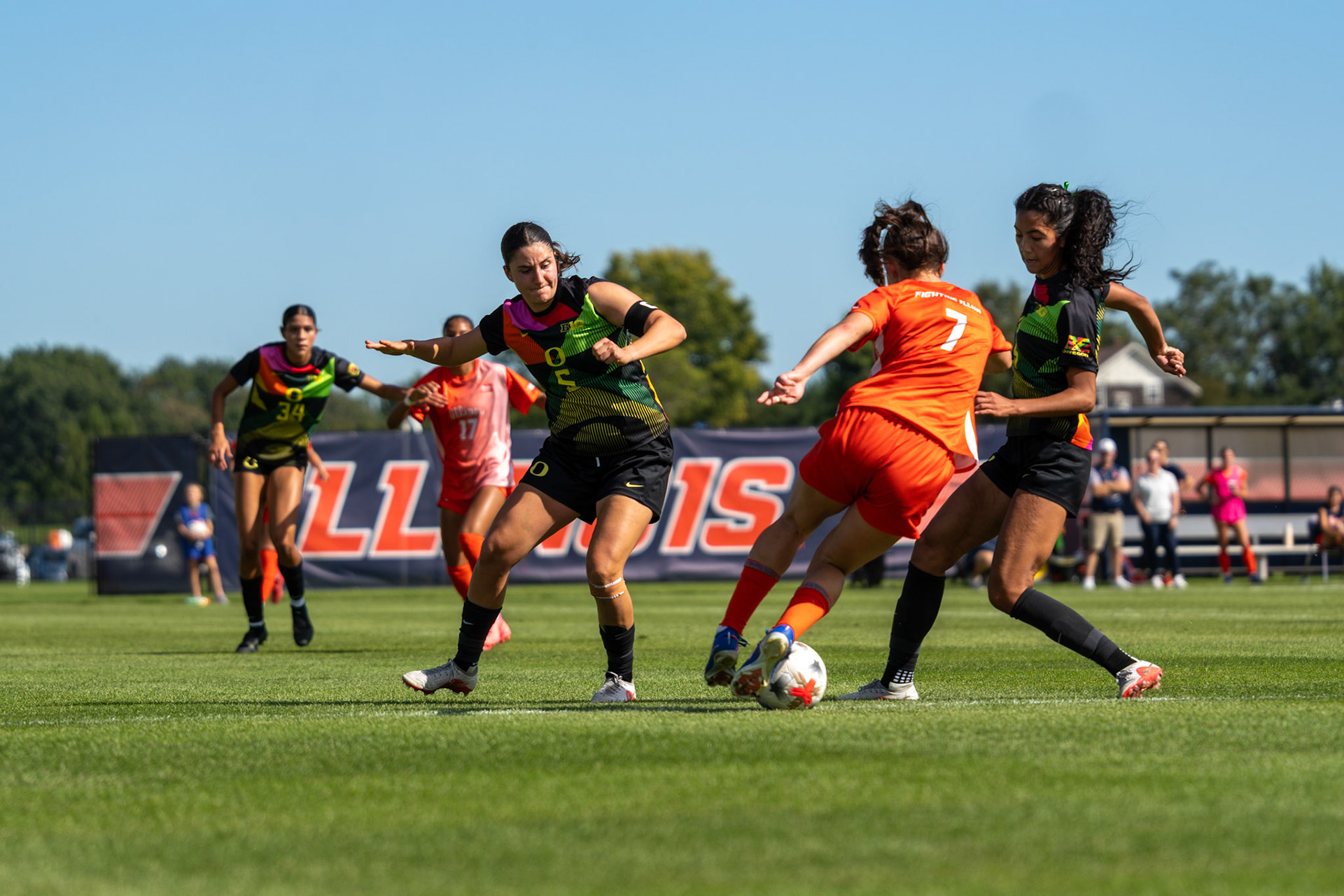 Emma Yee, junior forward, dribbles past Oregon defender Taylor Dever at Demirjian Park on Sunday. Illinois defeated Oregon 2-0 on Senior Night to improve to 4-2-5 overall on the season.