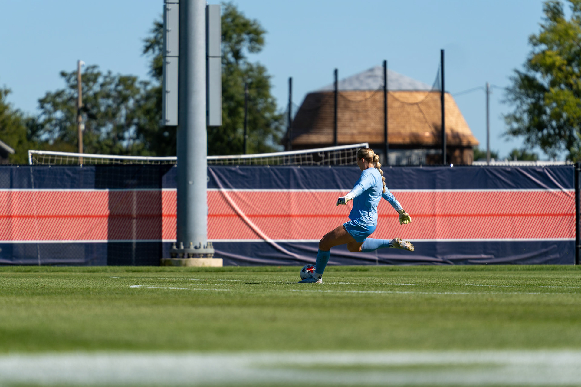 Izzy Lee, fifth-year goalkeeper, plays the ball to her teammates against No. 2 Michigan State at Demirjian Park on Oct. 4, 2026. Lee made six saves in Illinois' 1-0 loss to the Spartans.