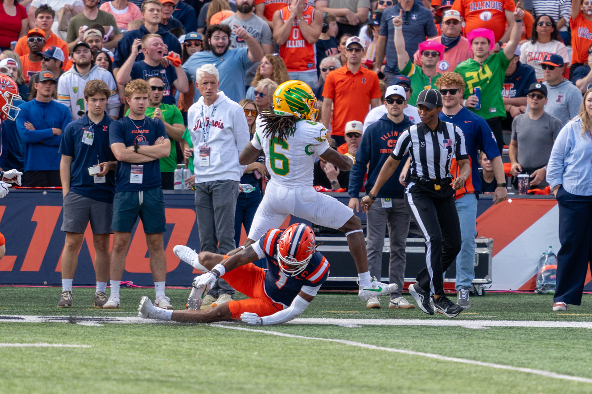 Oregon running back Dierre Hill Jr. breaks off a 41-yard run against Illinois at Gies Memorial Stadium on Oct. 24, 2026. Hill finished the day with 83 rushing yards on 13 carries in Oregon’s 21-10 loss to the Illini.
