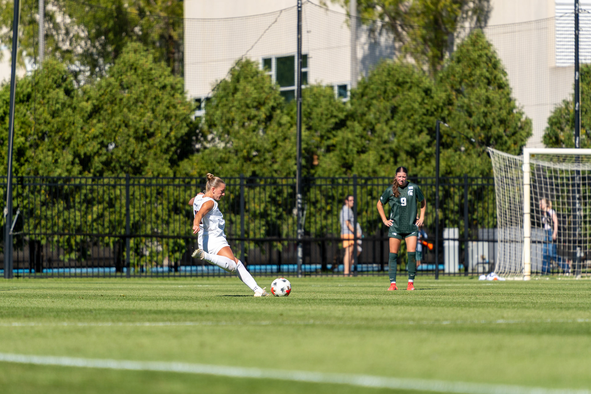 Ashley Stellon, fifth-year midfielder, plays the ball against No. 2 Michigan State at Demirjian Park on Oct. 4, 2026. Illinois fell 1-0 to the Spartans after a late goal in the 85th minute.