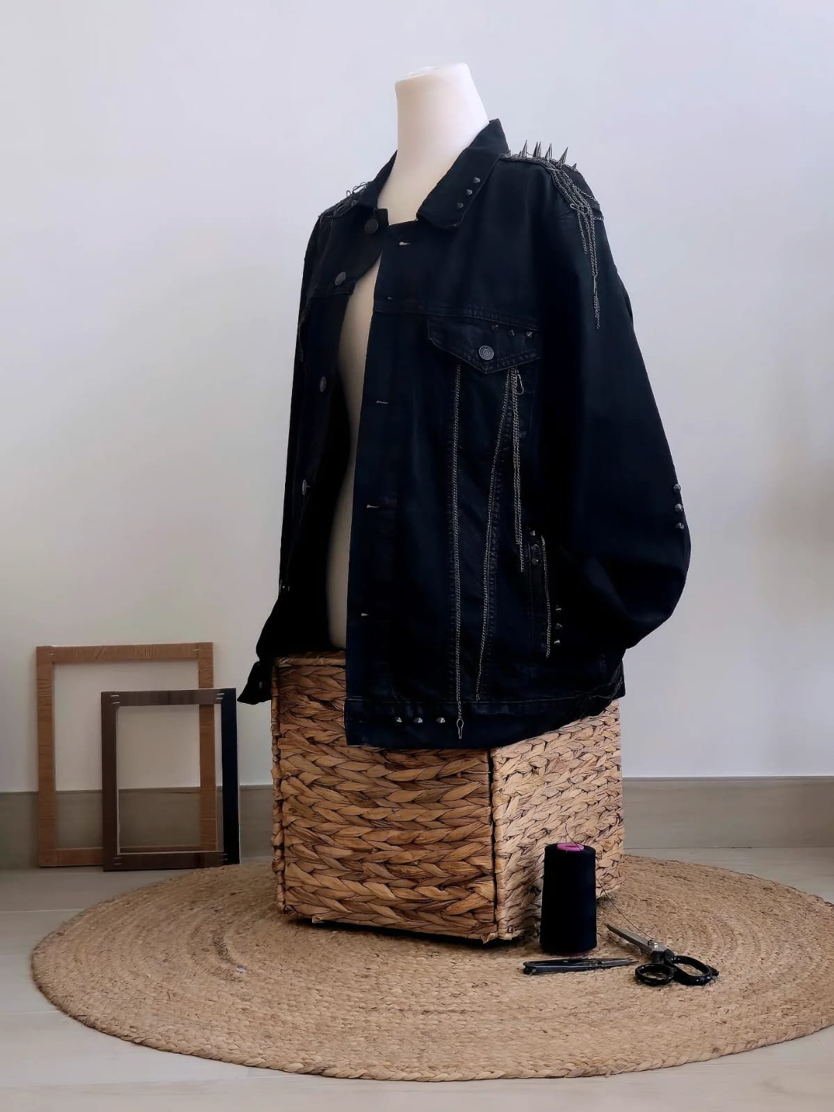 Denim reborn into bold attitude, spikes woven into chains and skulls. 💥