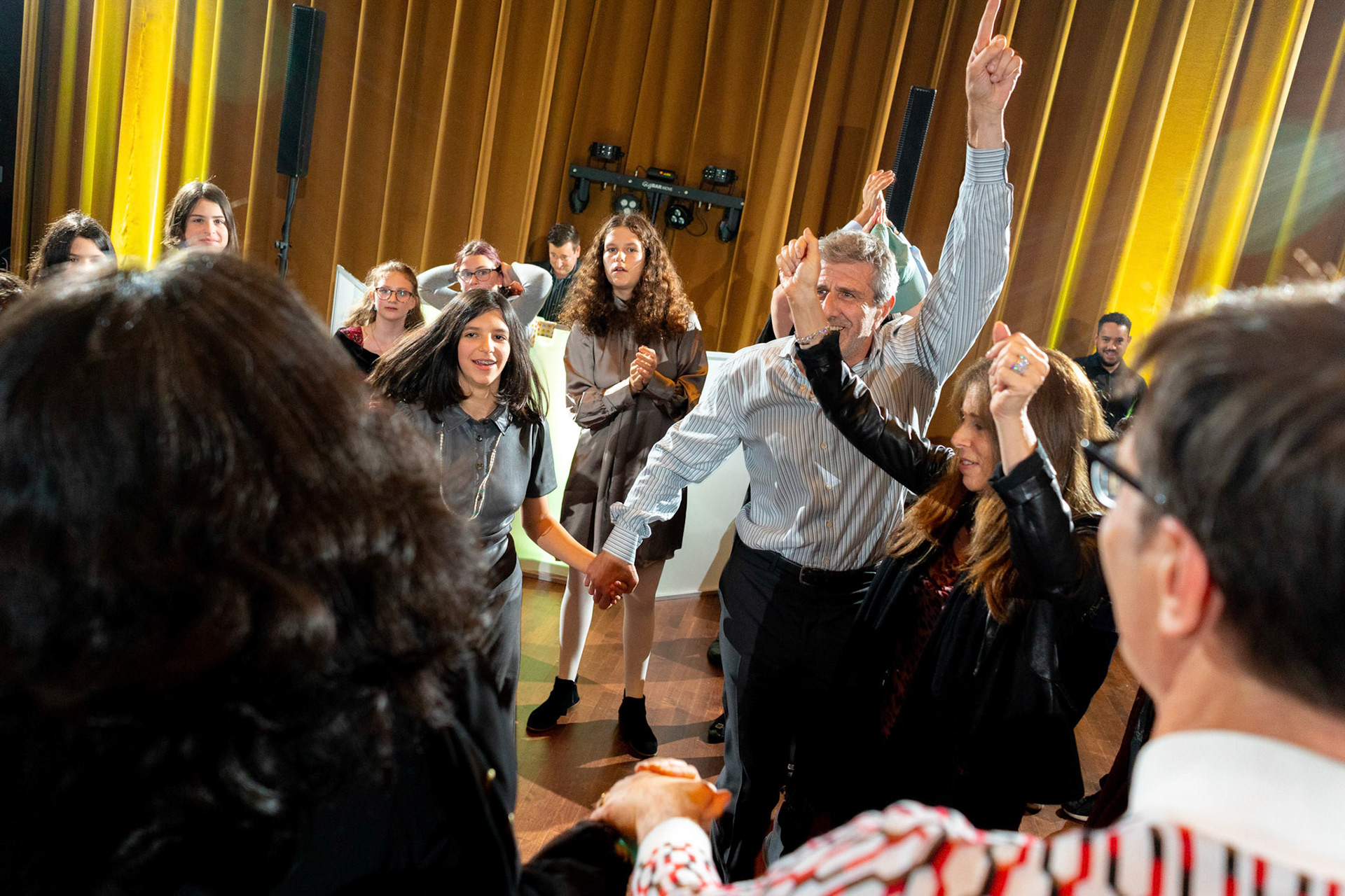 Rebecca’s Ohev Shalom and DC JCC bat mitzvah portraits and party on Friday, November 11th and 12th, 2022.