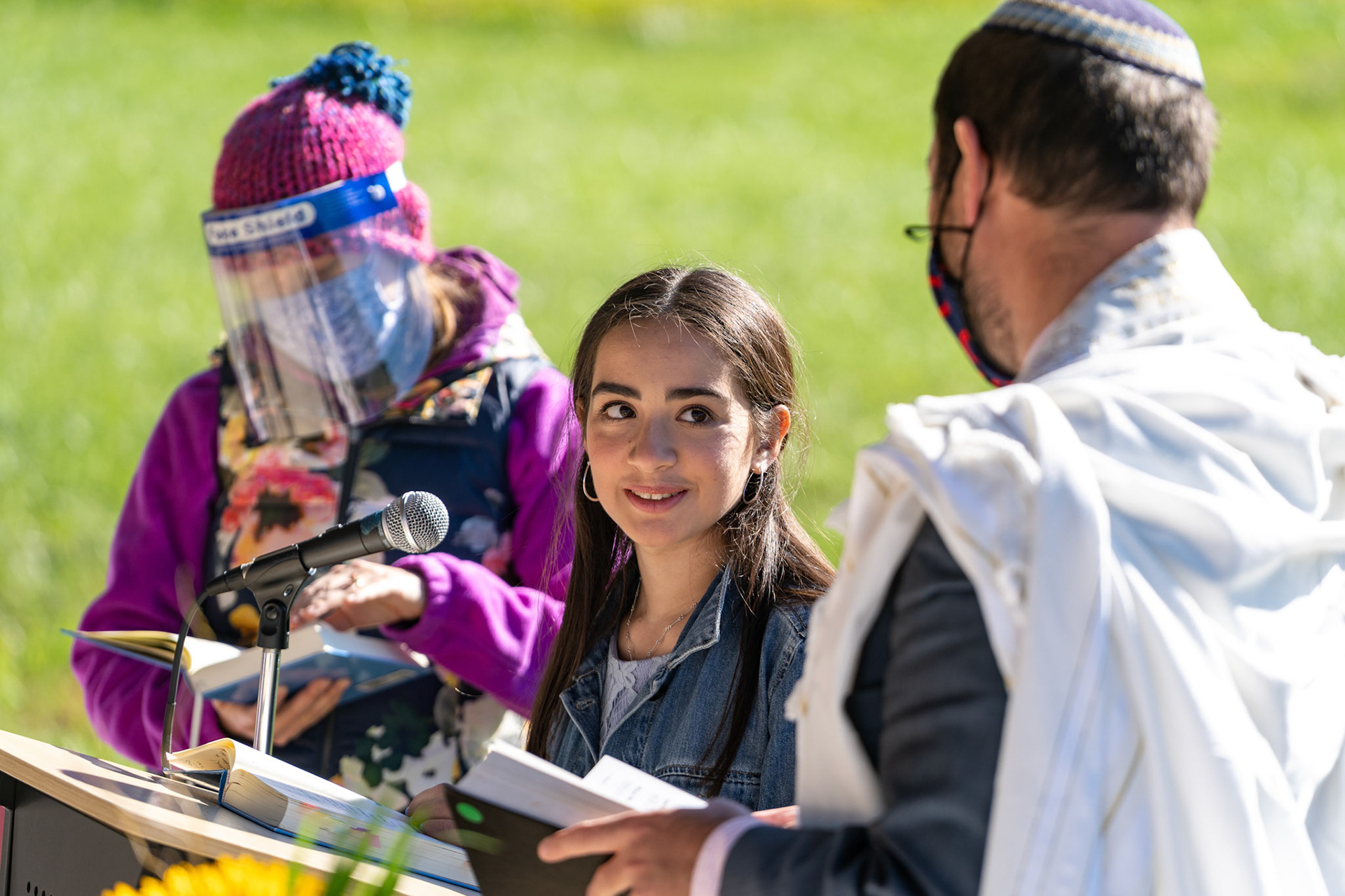 Noa’s Modern Orthodox Moses Montefiore Bat Mitzvah at Pearlstone Retreat.