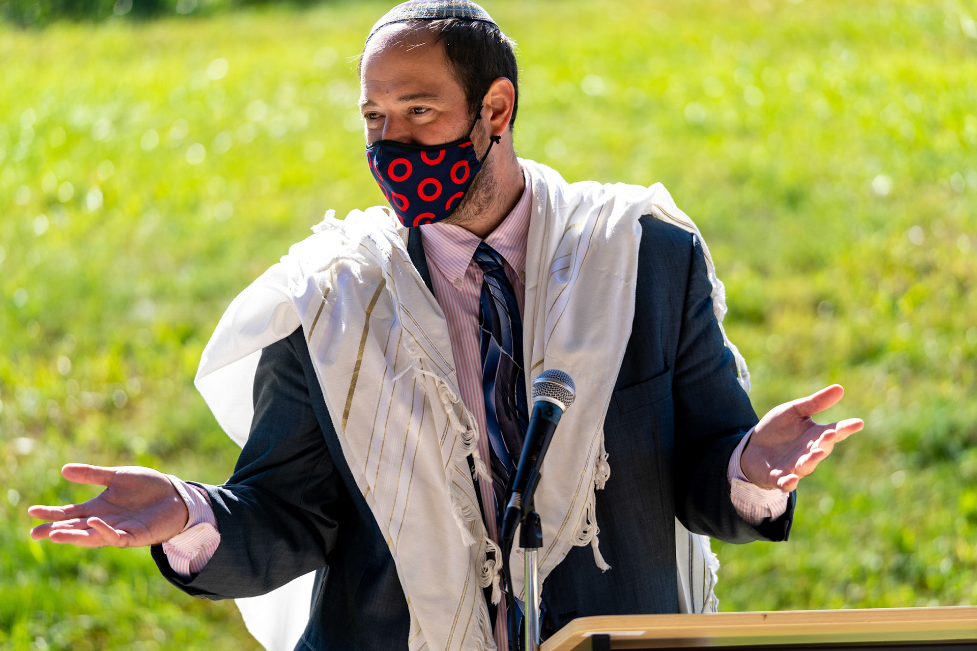 Noa’s Modern Orthodox Moses Montefiore Bat Mitzvah at Pearlstone Retreat.