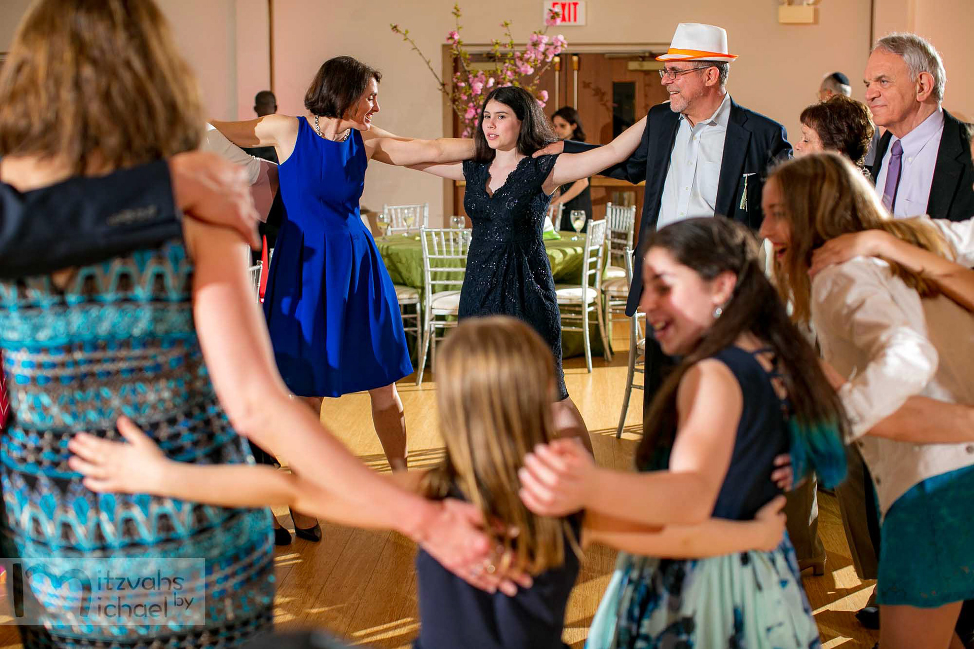 Rachel's Agudas Achim, Alexandria, VA Bat Mitzvah by Mitzvahs by Michael Temchine Photography and Pop Color Events.