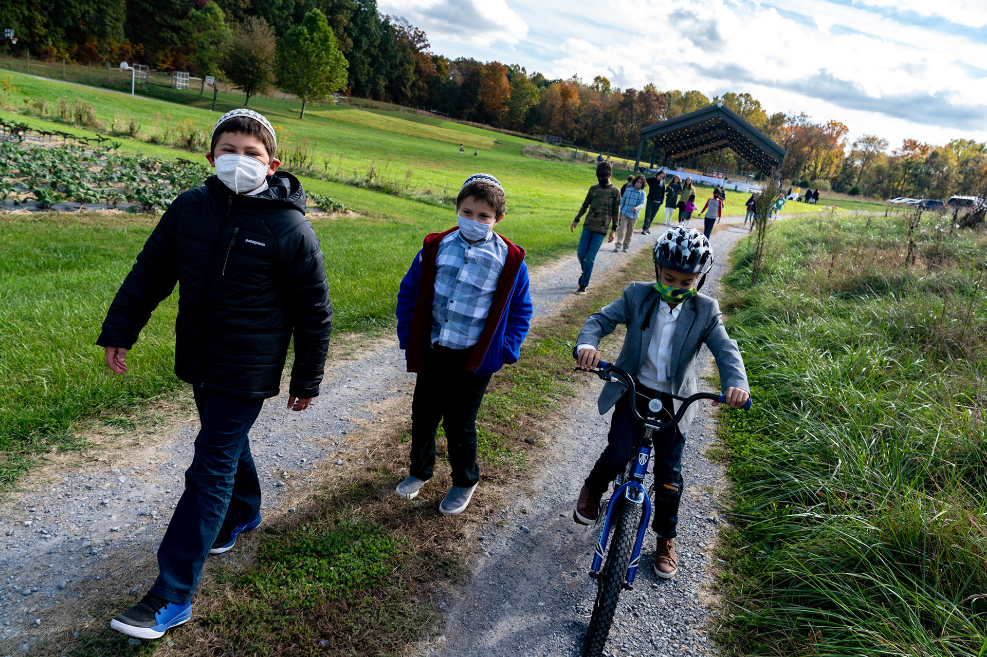 Noa’s Modern Orthodox Moses Montefiore Bat Mitzvah at Pearlstone Retreat.