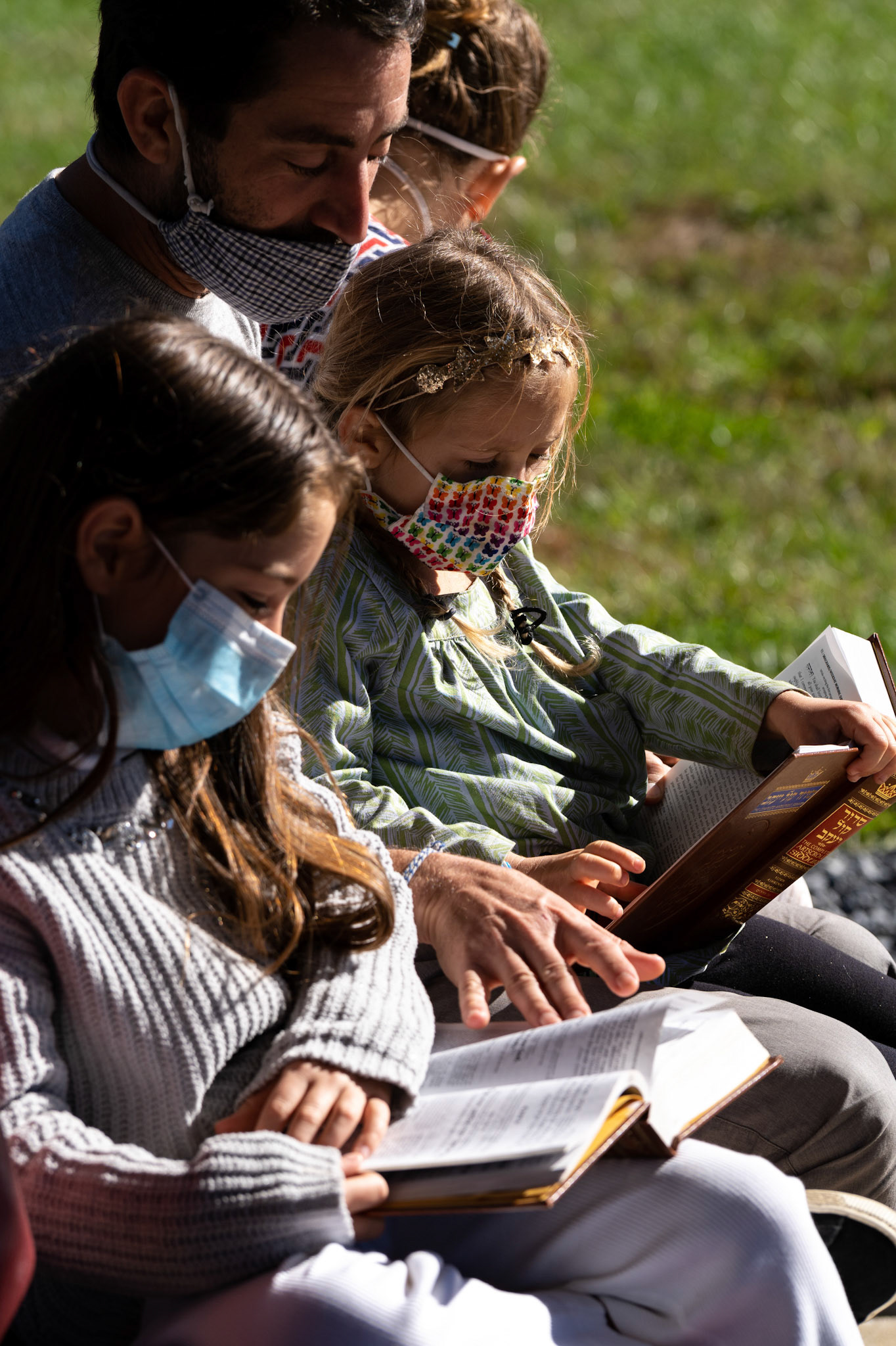 Noa’s Modern Orthodox Moses Montefiore Bat Mitzvah at Pearlstone Retreat.