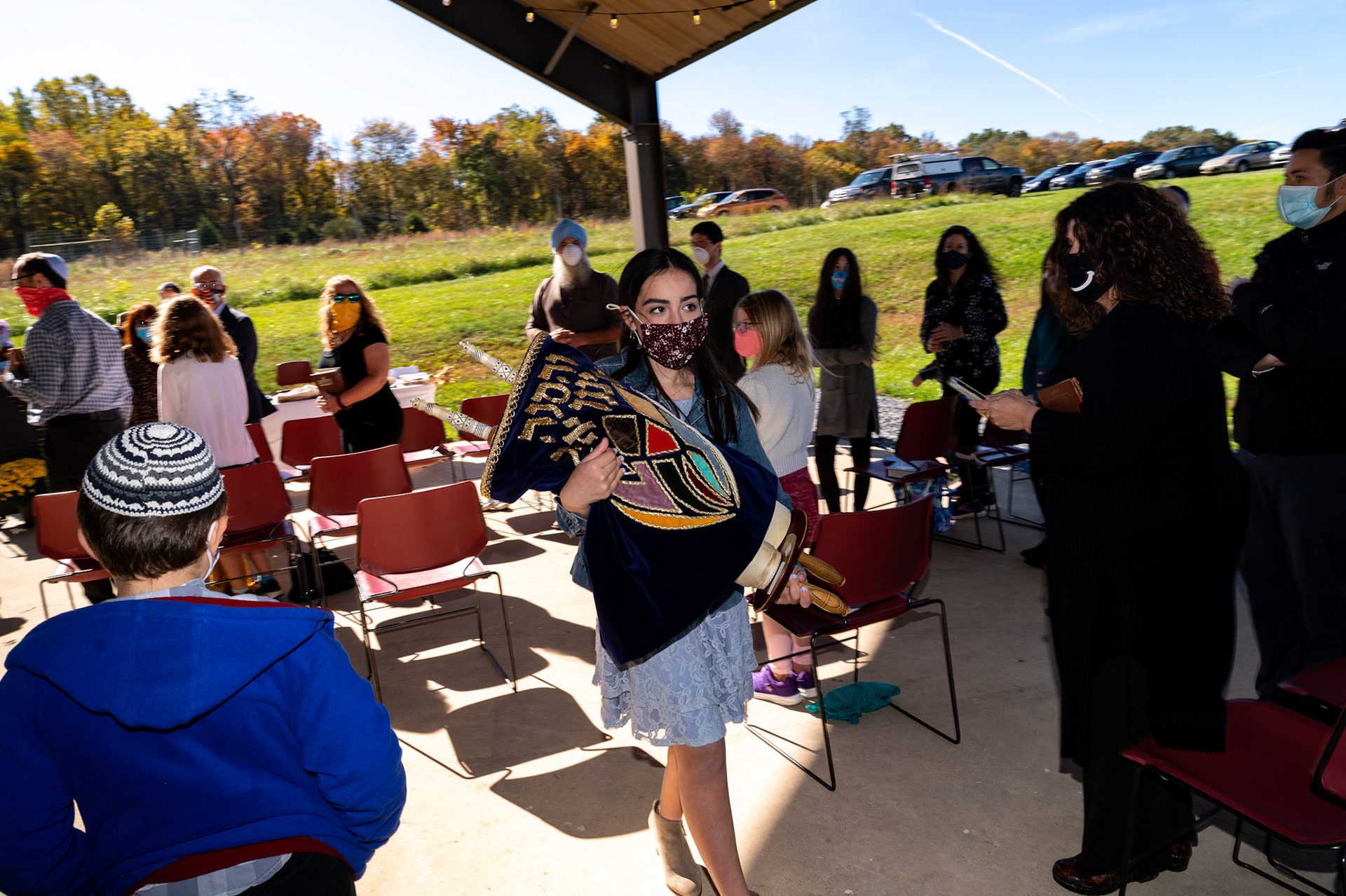 Noa’s Modern Orthodox Moses Montefiore Bat Mitzvah at Pearlstone Retreat.