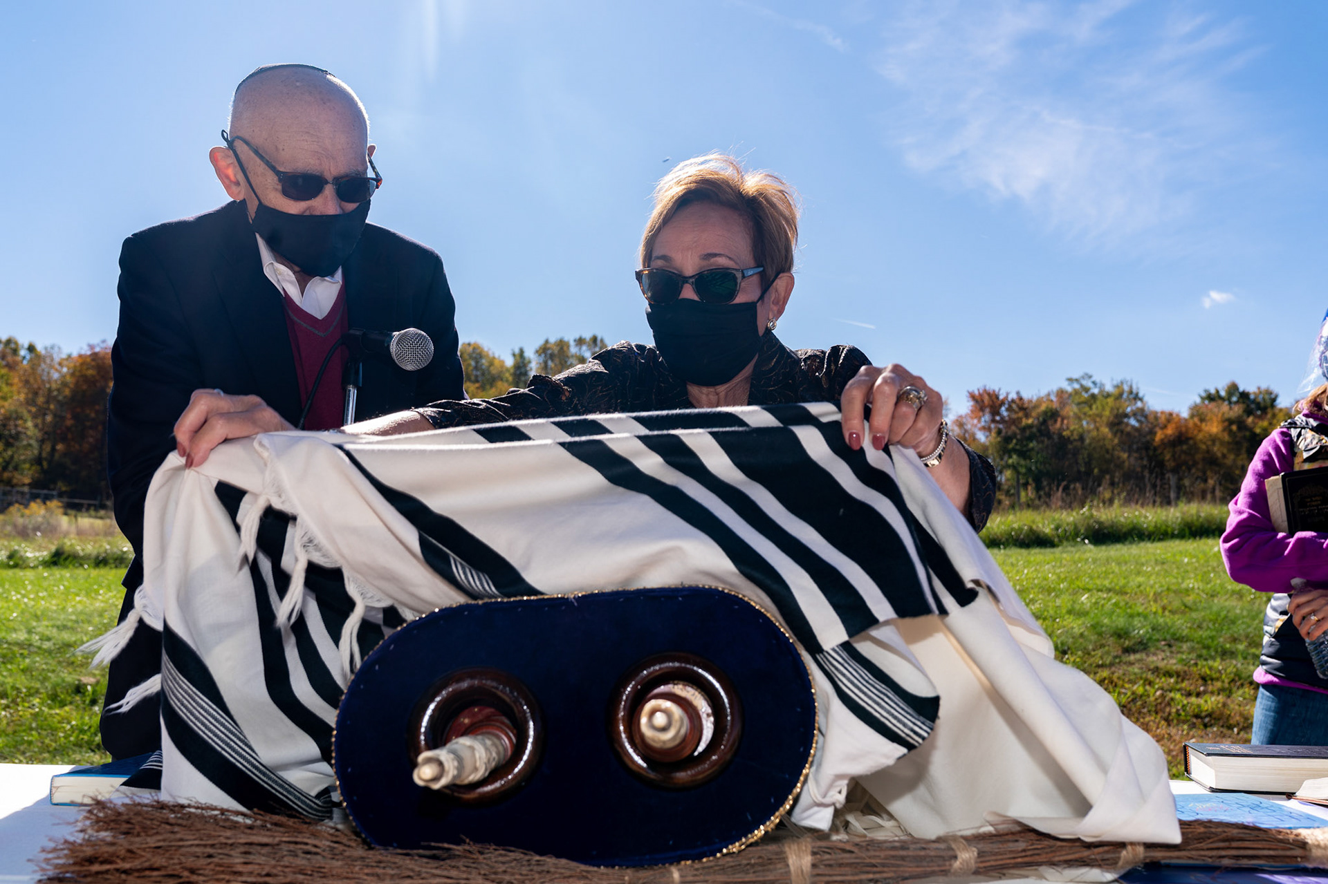 Noa’s Modern Orthodox Moses Montefiore Bat Mitzvah at Pearlstone Retreat.