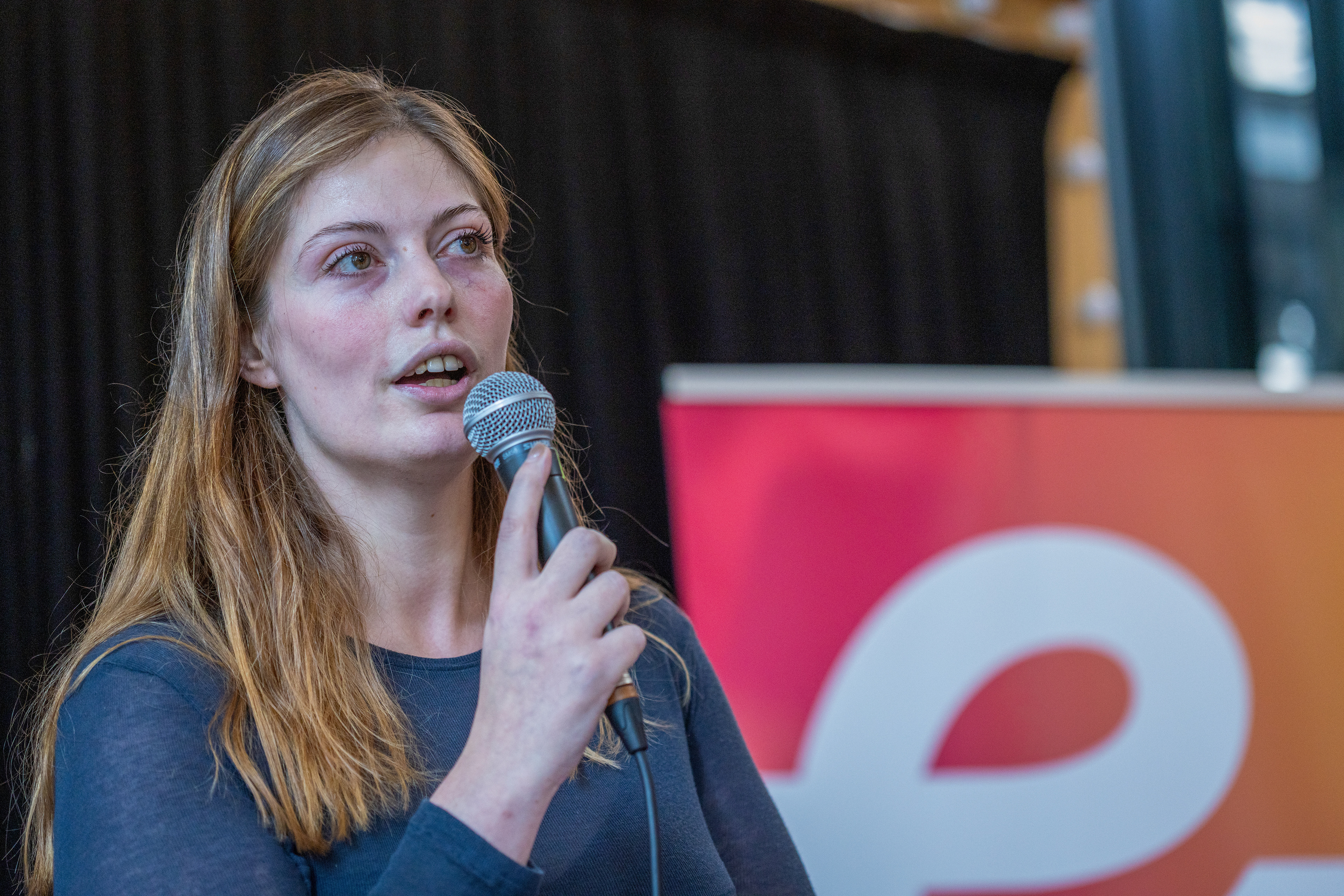 Emma Rafowicz- First meeting of campaign at the Petite Halle of La Villette
